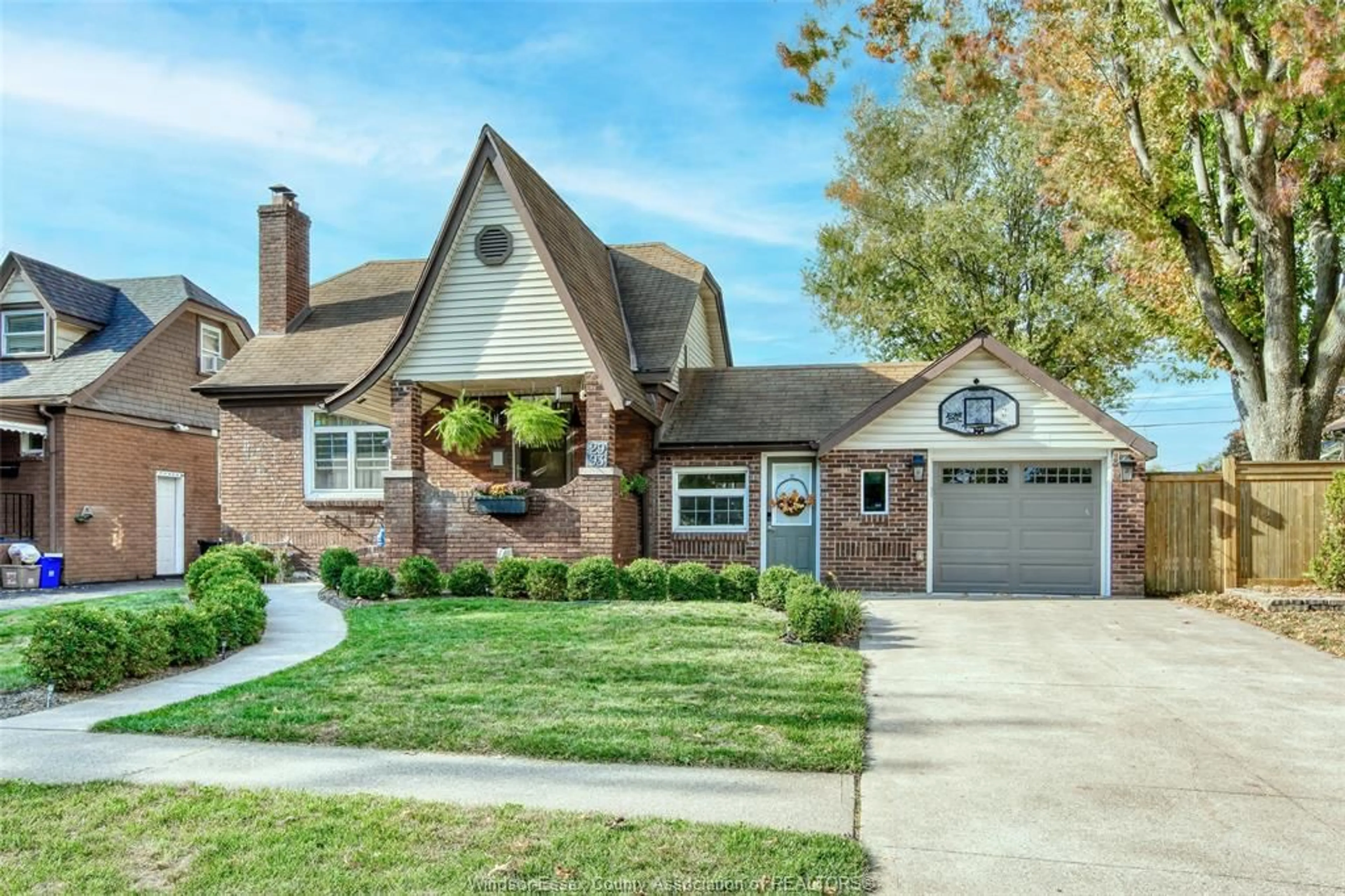 Home with brick exterior material, street for 2993 RANDOLPH, Windsor Ontario N9E 3E3