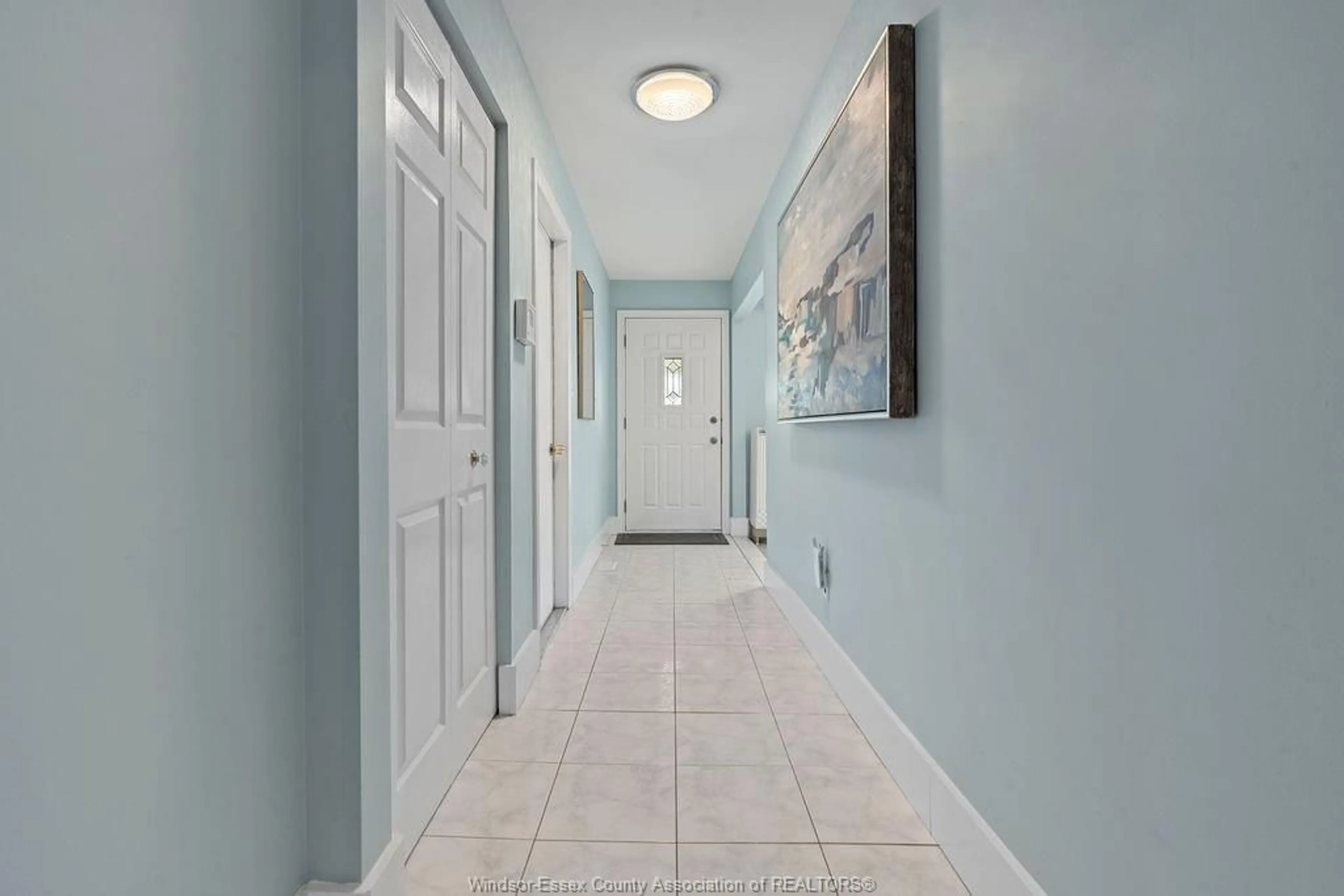 Indoor entryway for 2772 BRAMLEY, Windsor Ontario N8W 4X2