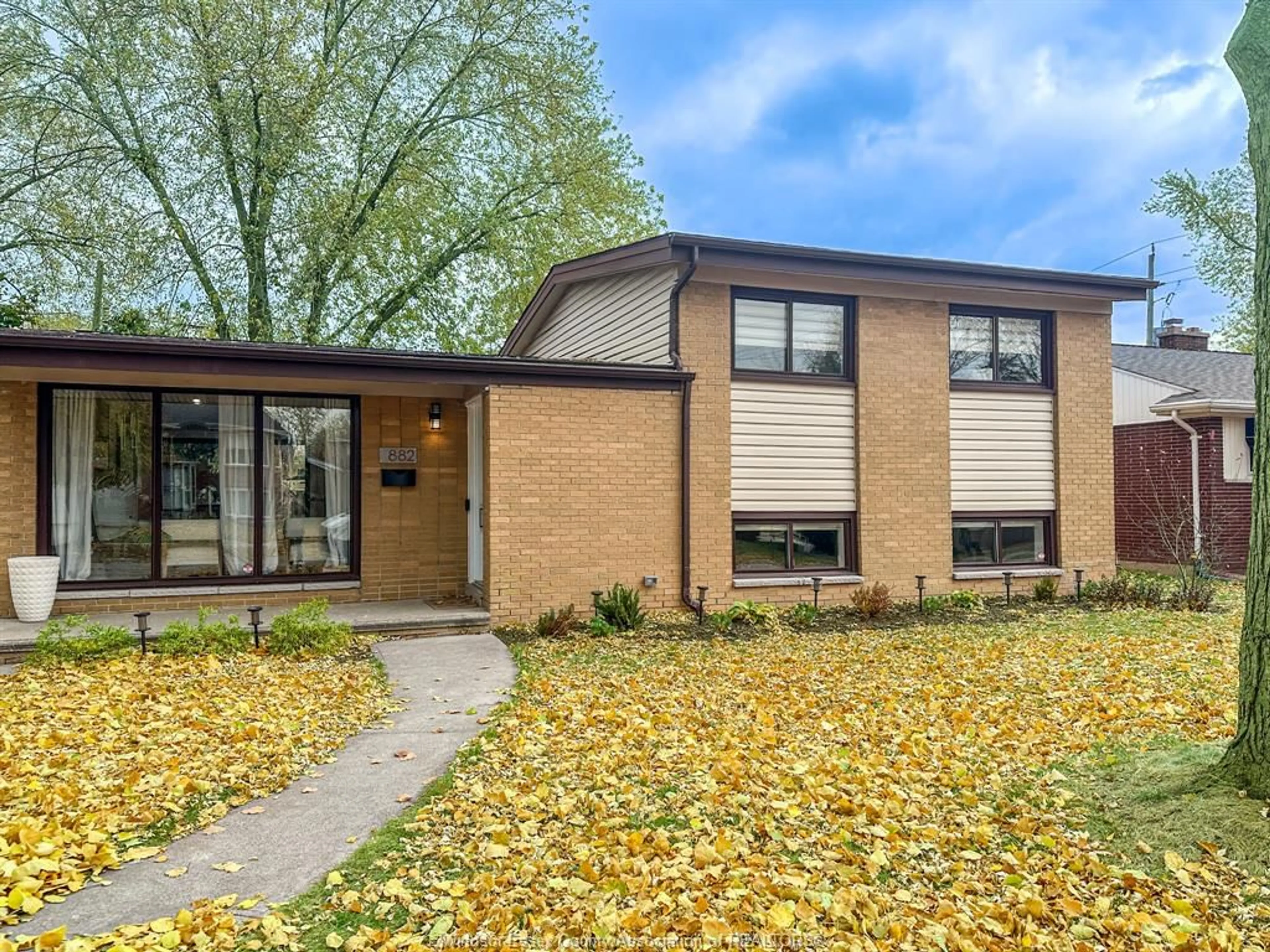 Home with brick exterior material, street for 882 WESTCHESTER, Windsor Ontario N8S 3Y7
