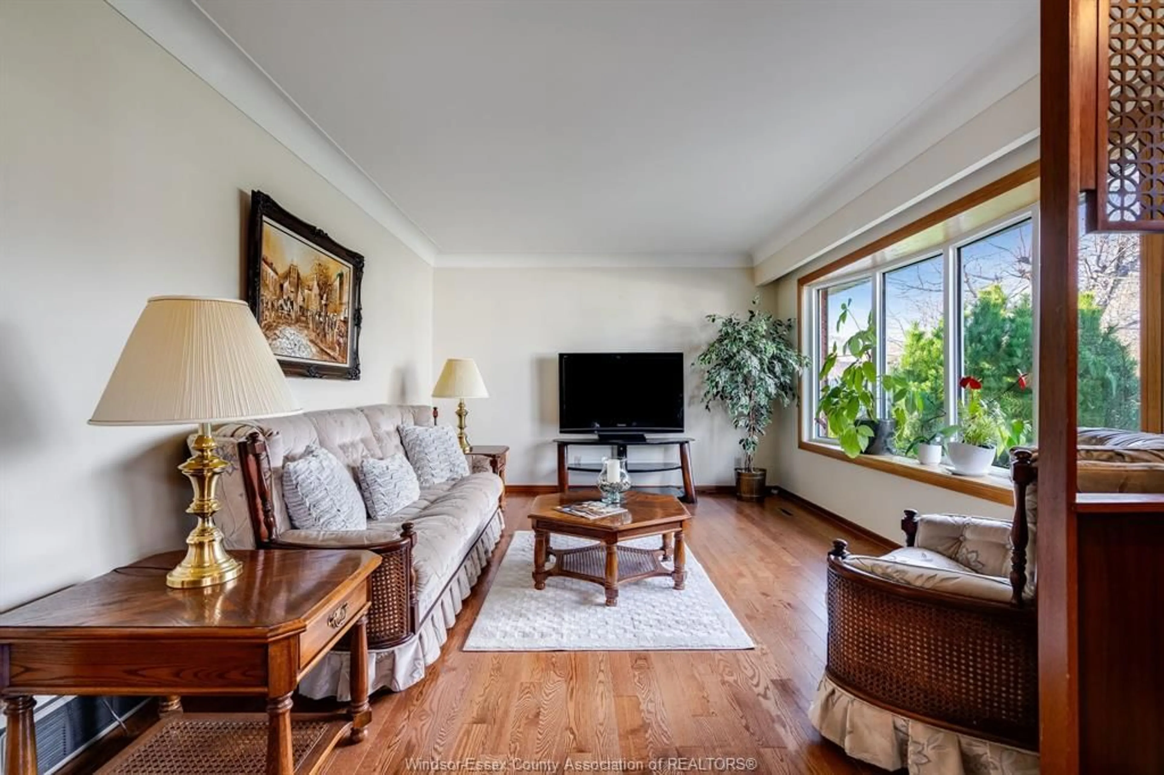 Living room with furniture, unknown for 4 Hyatt Cres, Leamington Ontario N8H 1Z6