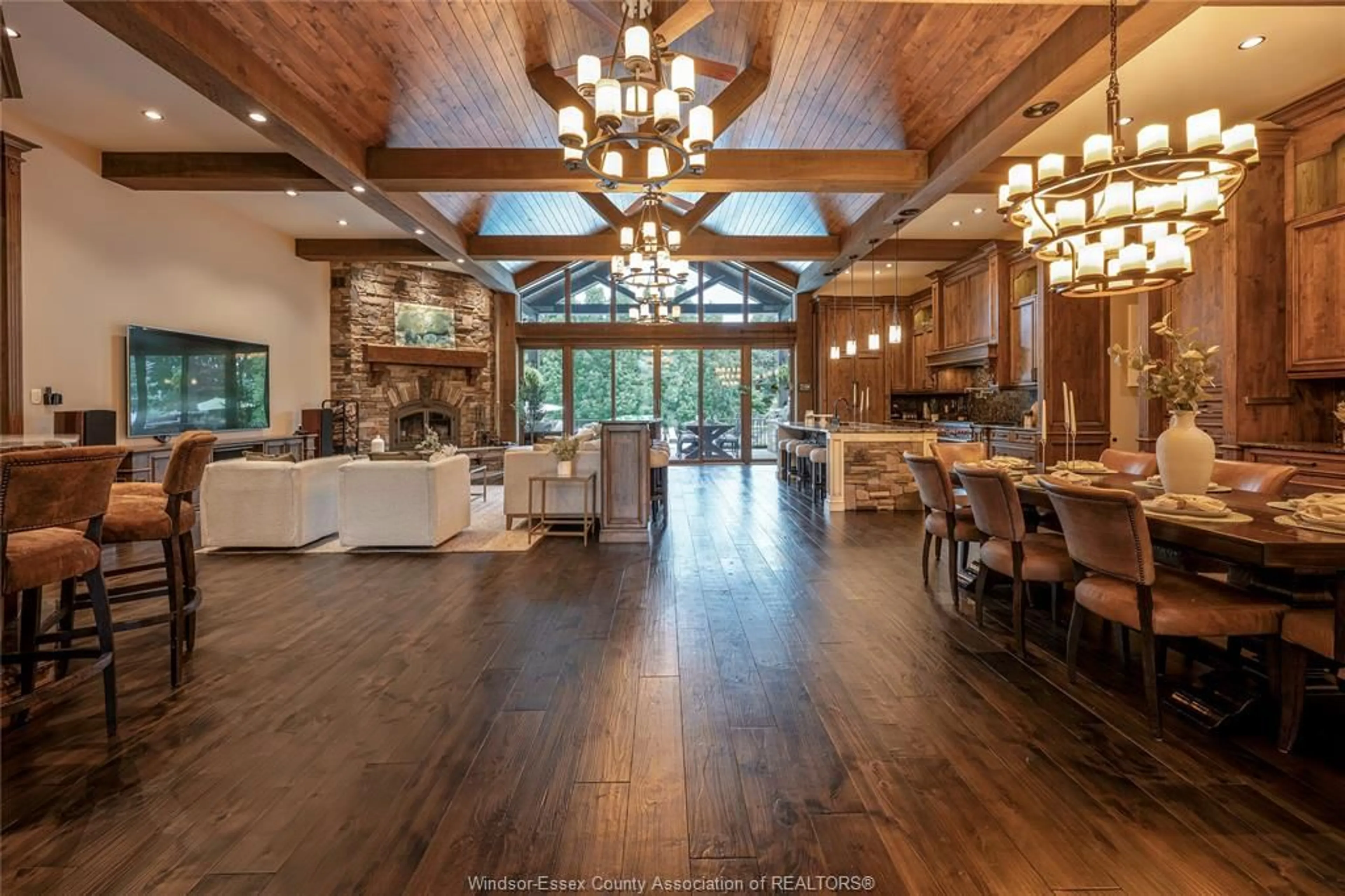Dining room, wood/laminate floor for 9 Houston Ave, Kingsville Ontario N9Y 0C7
