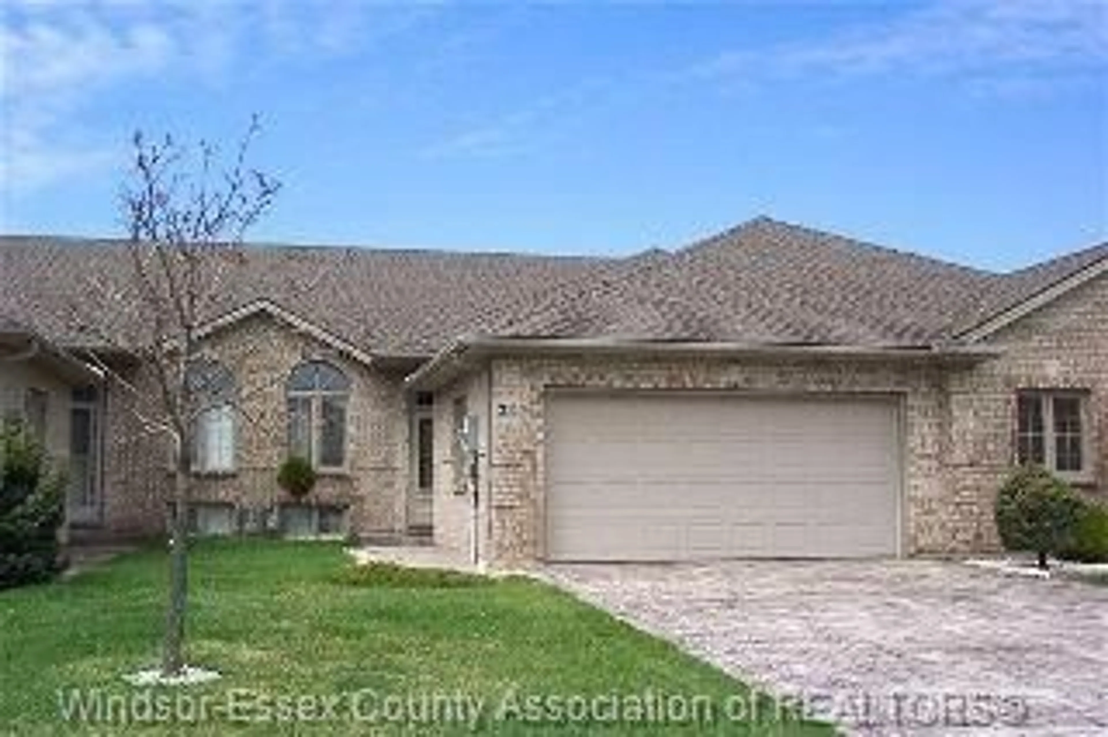 Home with brick exterior material, street for 40 SANTOS, Kingsville Ontario N8Y 3Z5