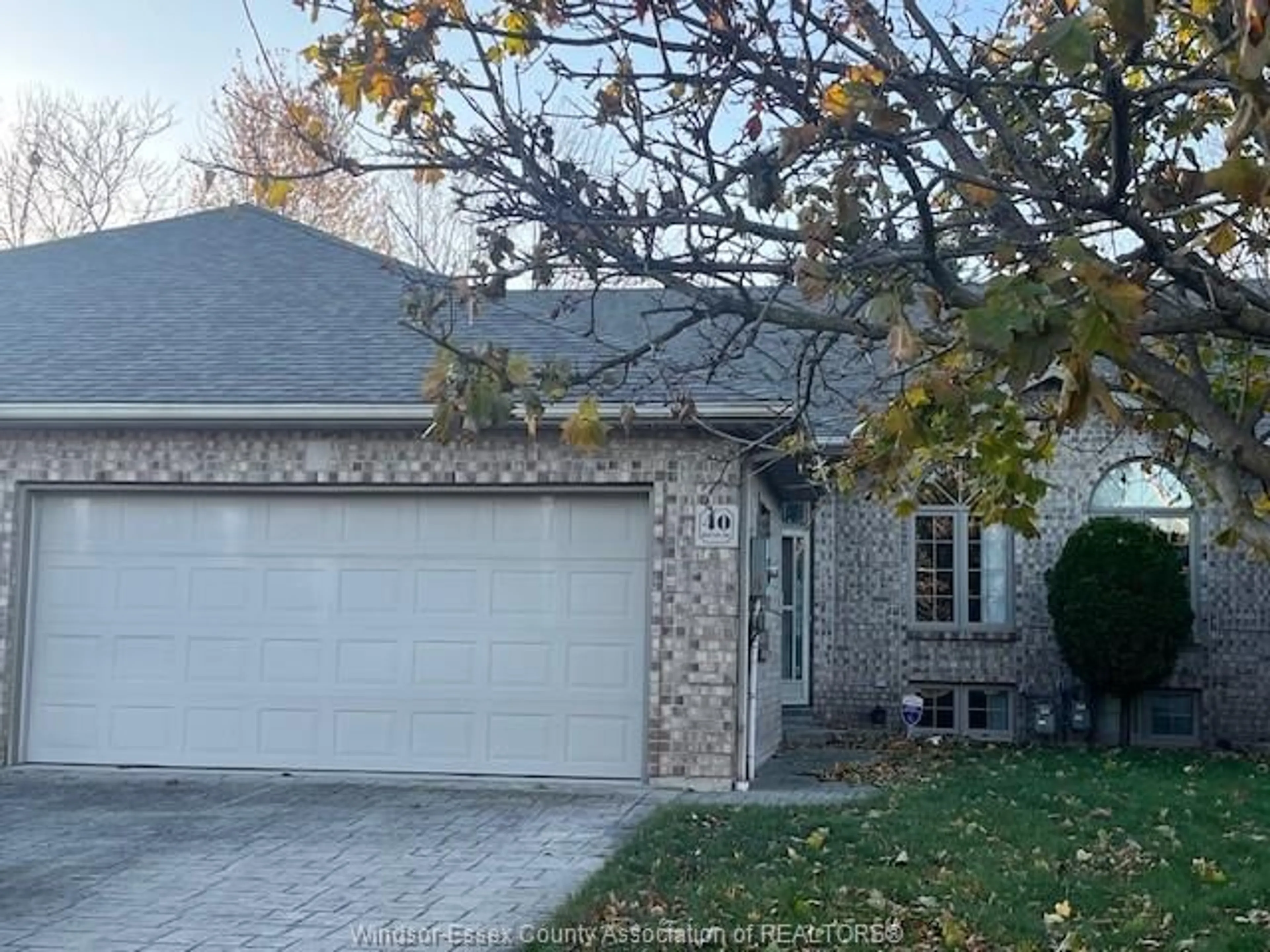 Unknown for 40 SANTOS, Kingsville Ontario N8Y 3Z5