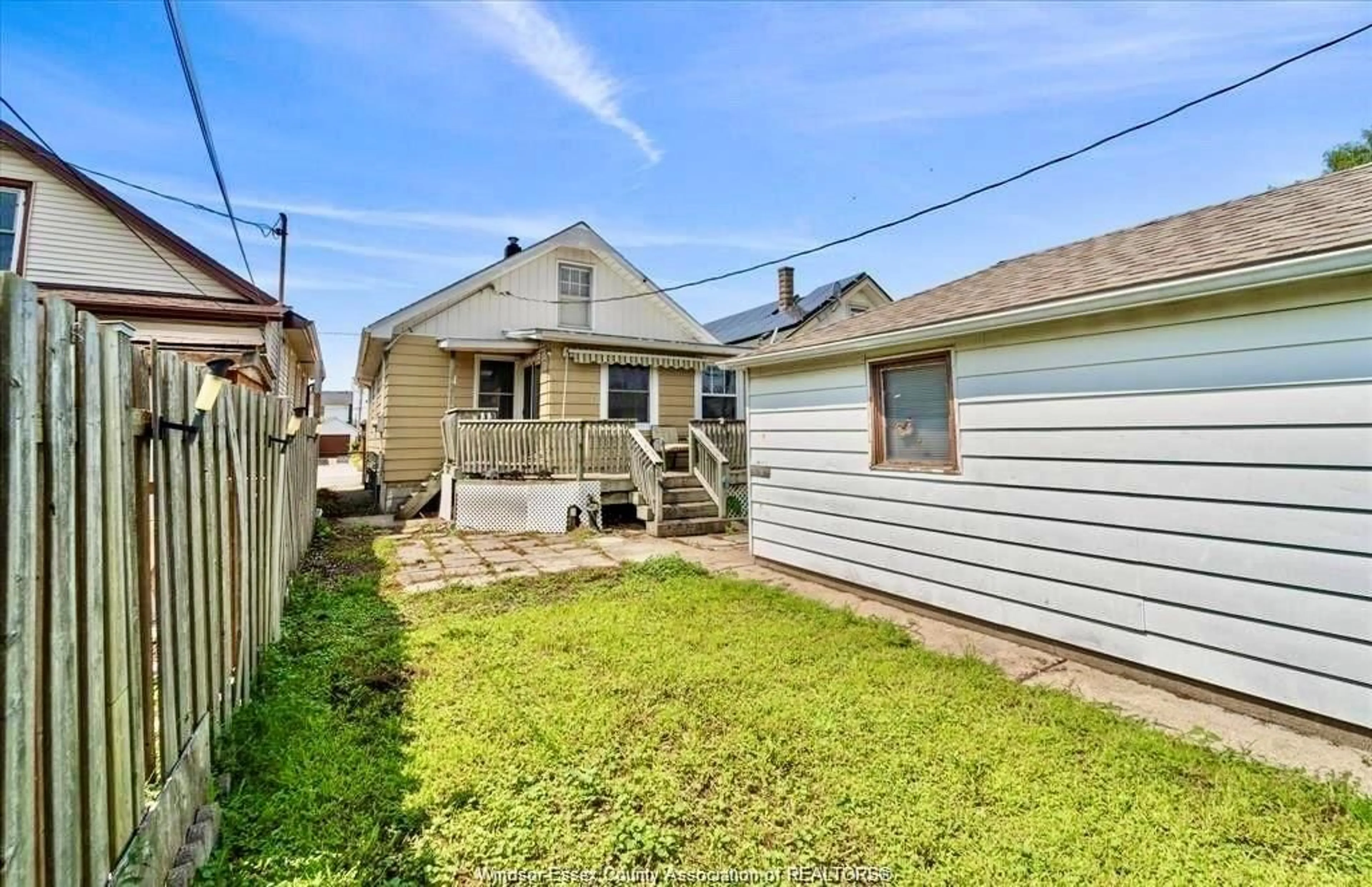 A pic from outside/outdoor area/front of a property/back of a property/a pic from drone, street for 1842 DROUILLARD, Windsor Ontario N8W 3X5