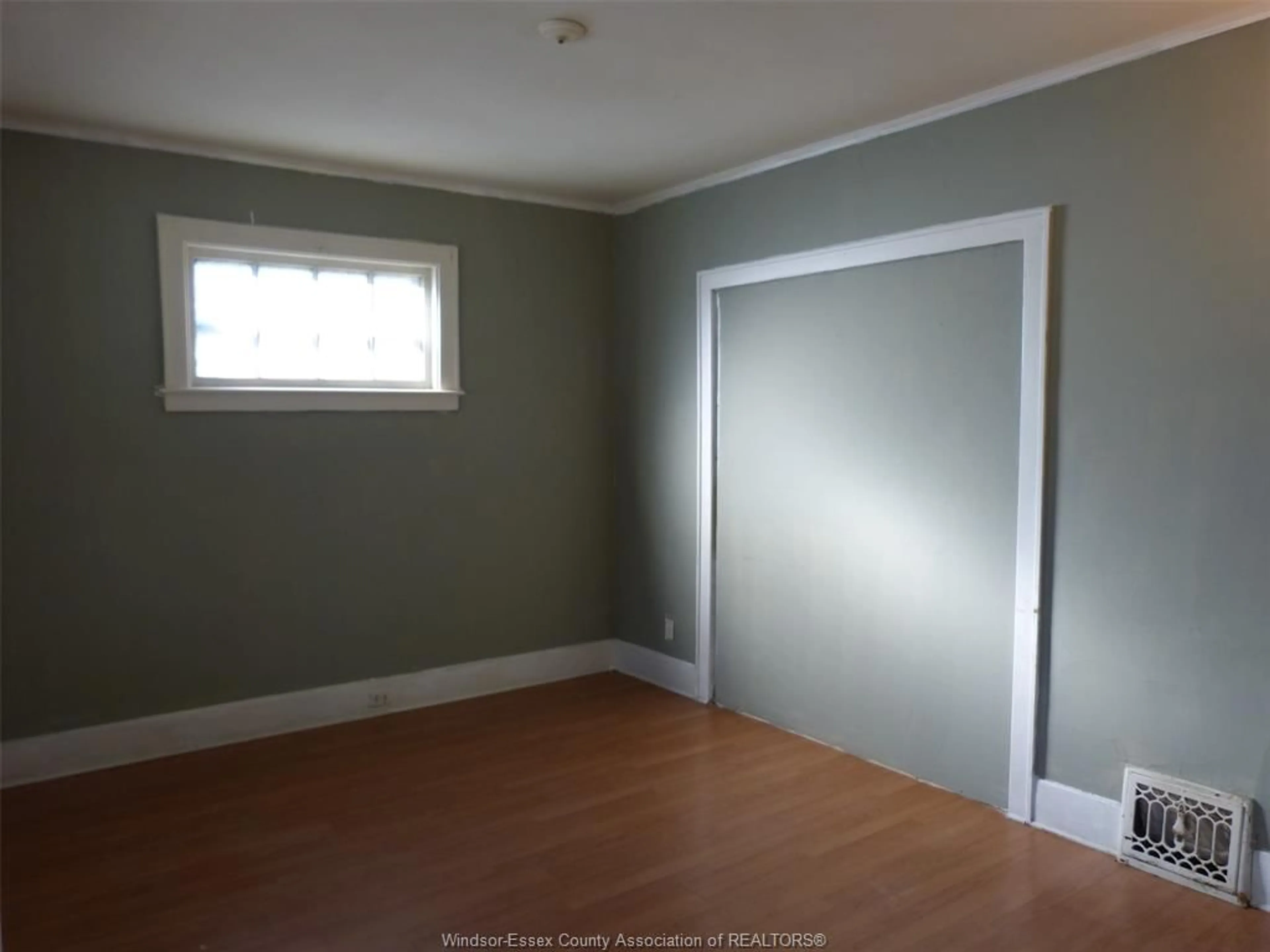 A pic of a room for 1434 TECUMSEH Blvd, Windsor Ontario N8X 1H5