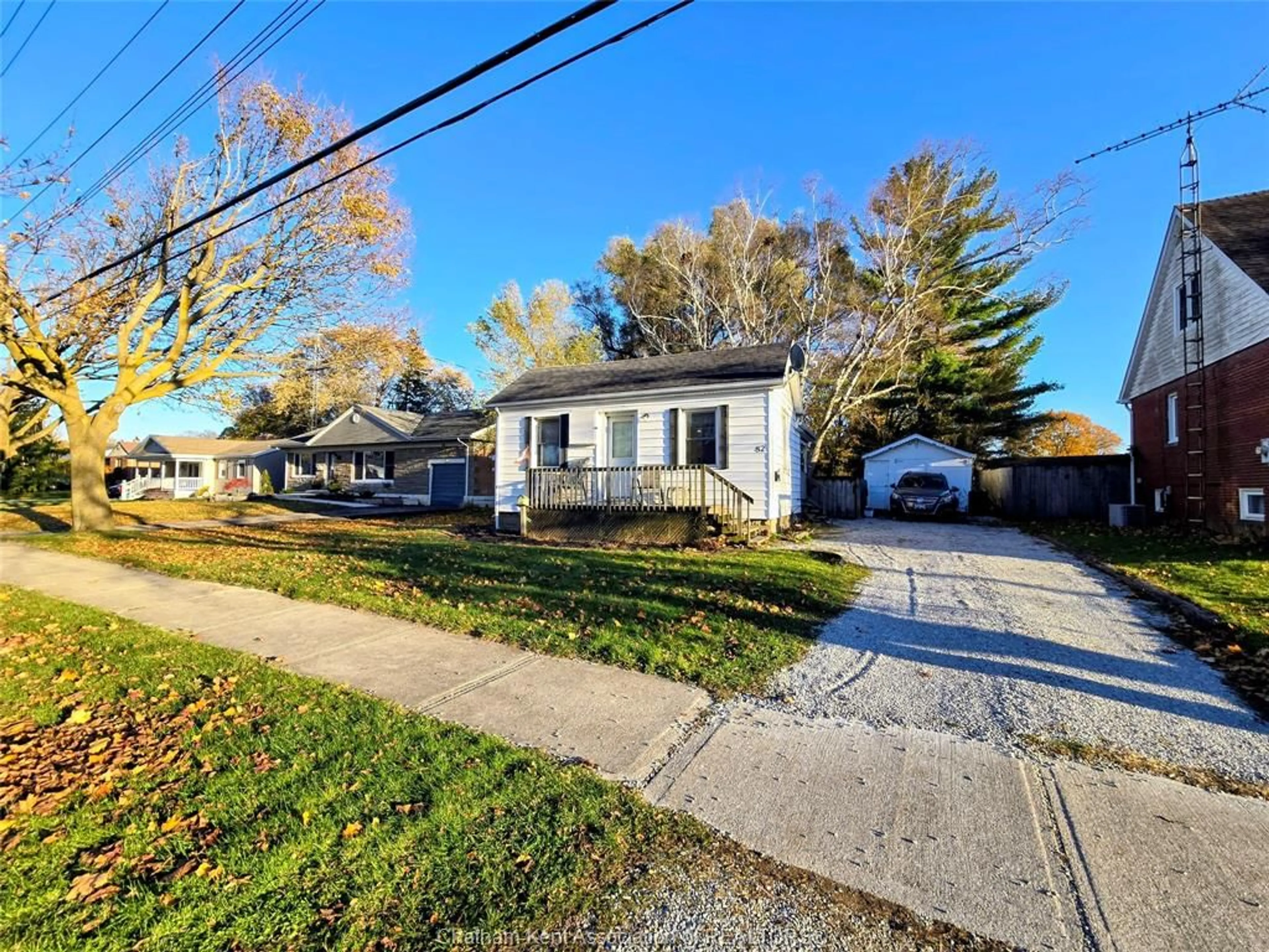 A pic from outside/outdoor area/front of a property/back of a property/a pic from drone, street for 82 Mercer St, Chatham Ontario N7M 4B1