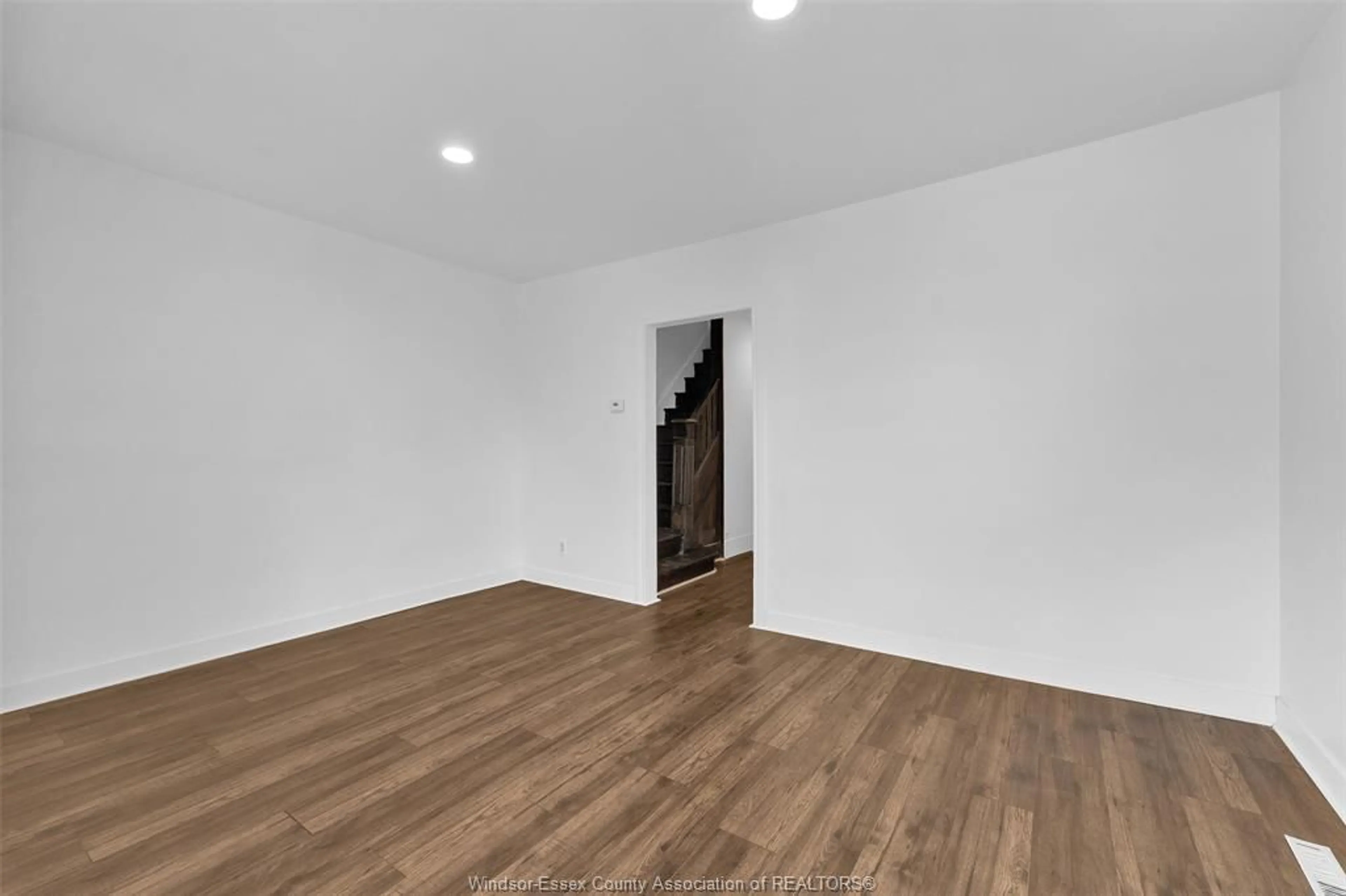 A pic of a room for 737 PICHE, Windsor Ontario N9C 3G6