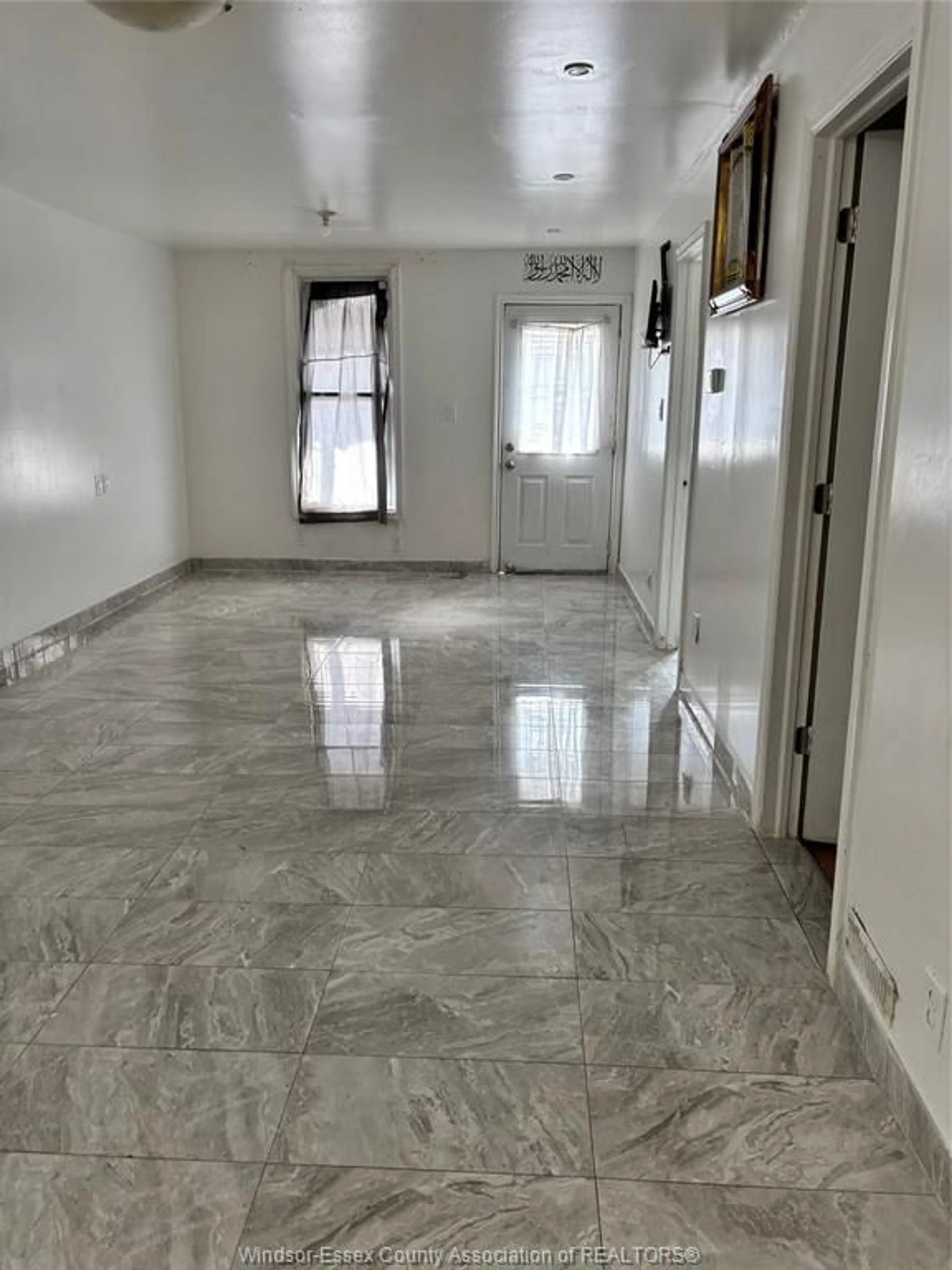 A pic of a room for 768 BRANT, Windsor Ontario N9A 3E8