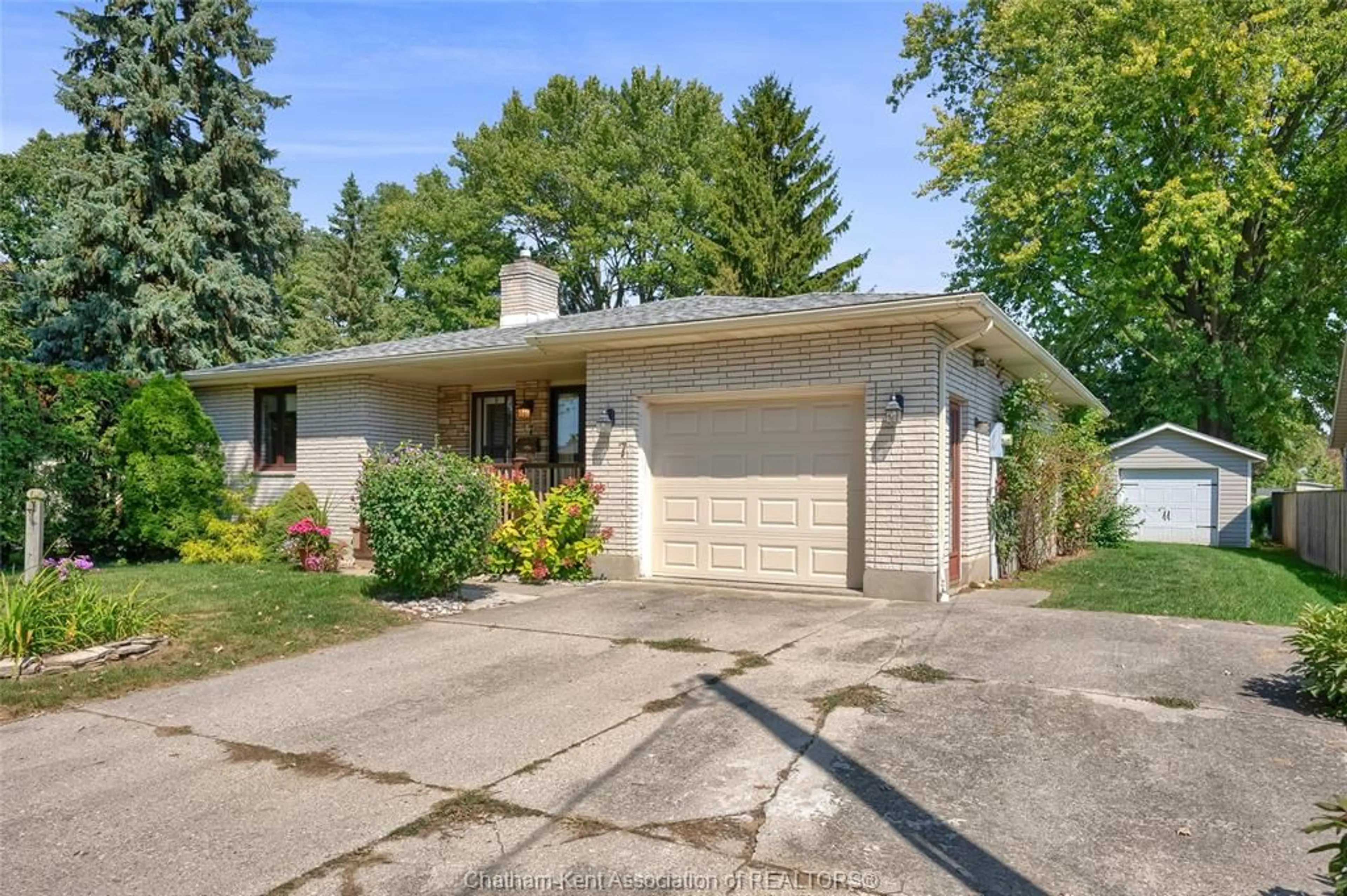 Home with brick exterior material, street for 7 Lawson Dr, Chatham Ontario N7L 2R1