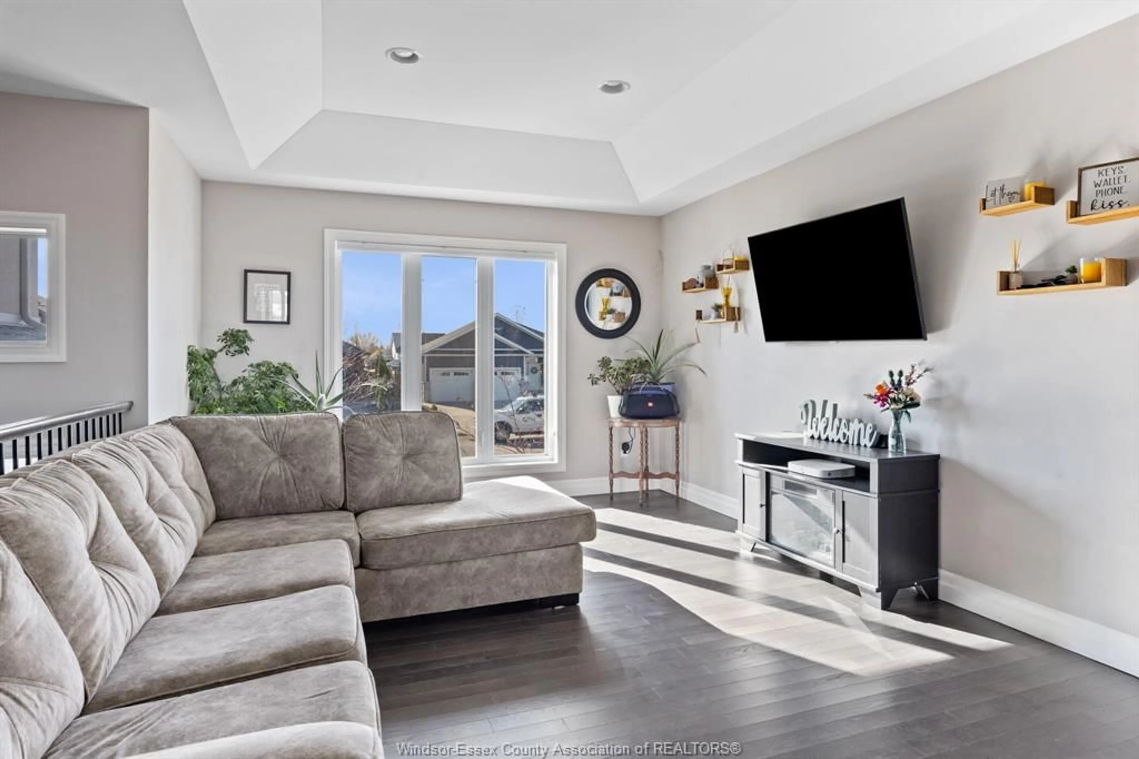 Living room with furniture, unknown for 298 WELSH Ave, Amherstburg Ontario N9V 4C8