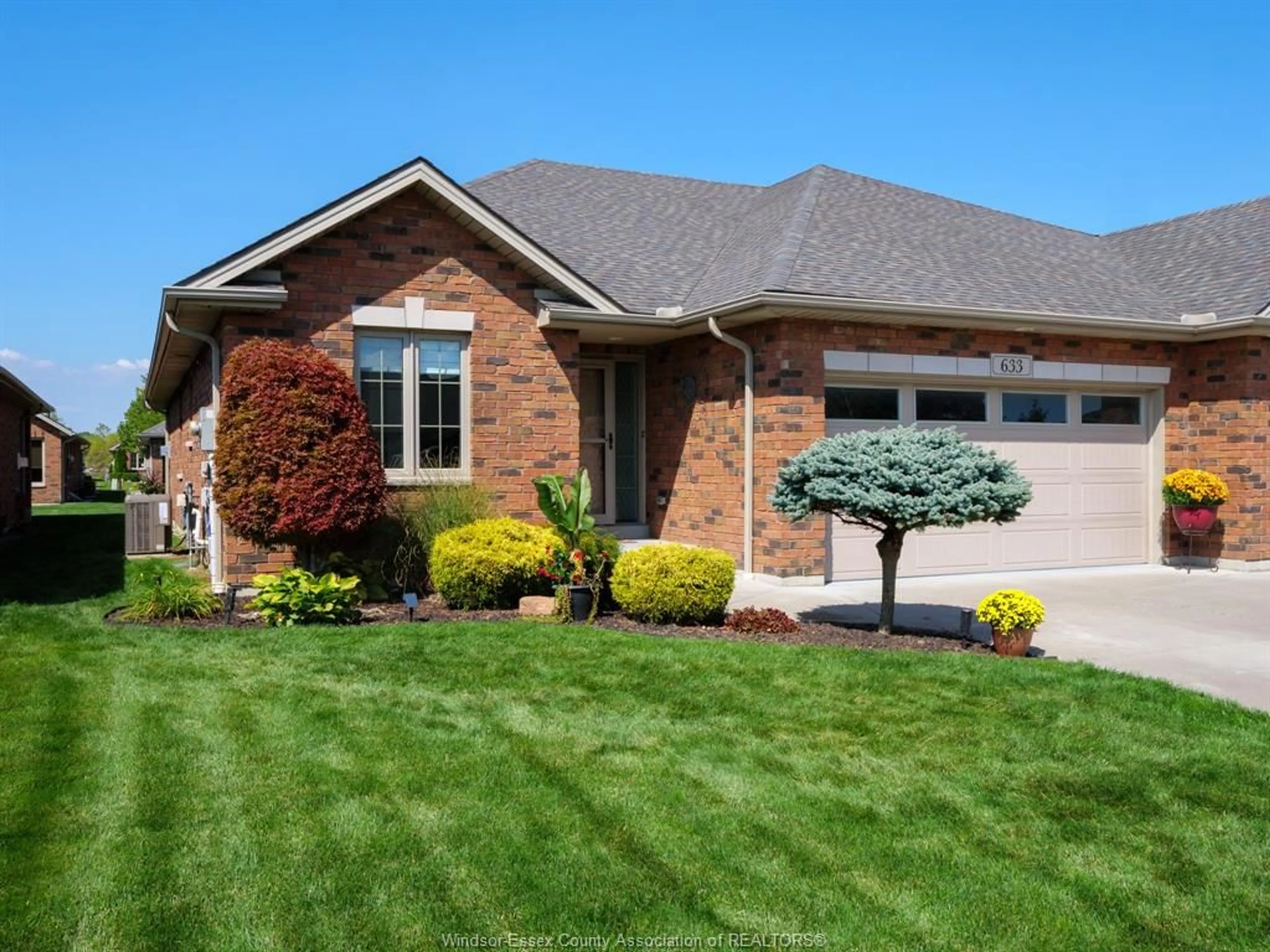Home with brick exterior material, street for 633 COMMISSO Cres, LaSalle Ontario N9H 0C8