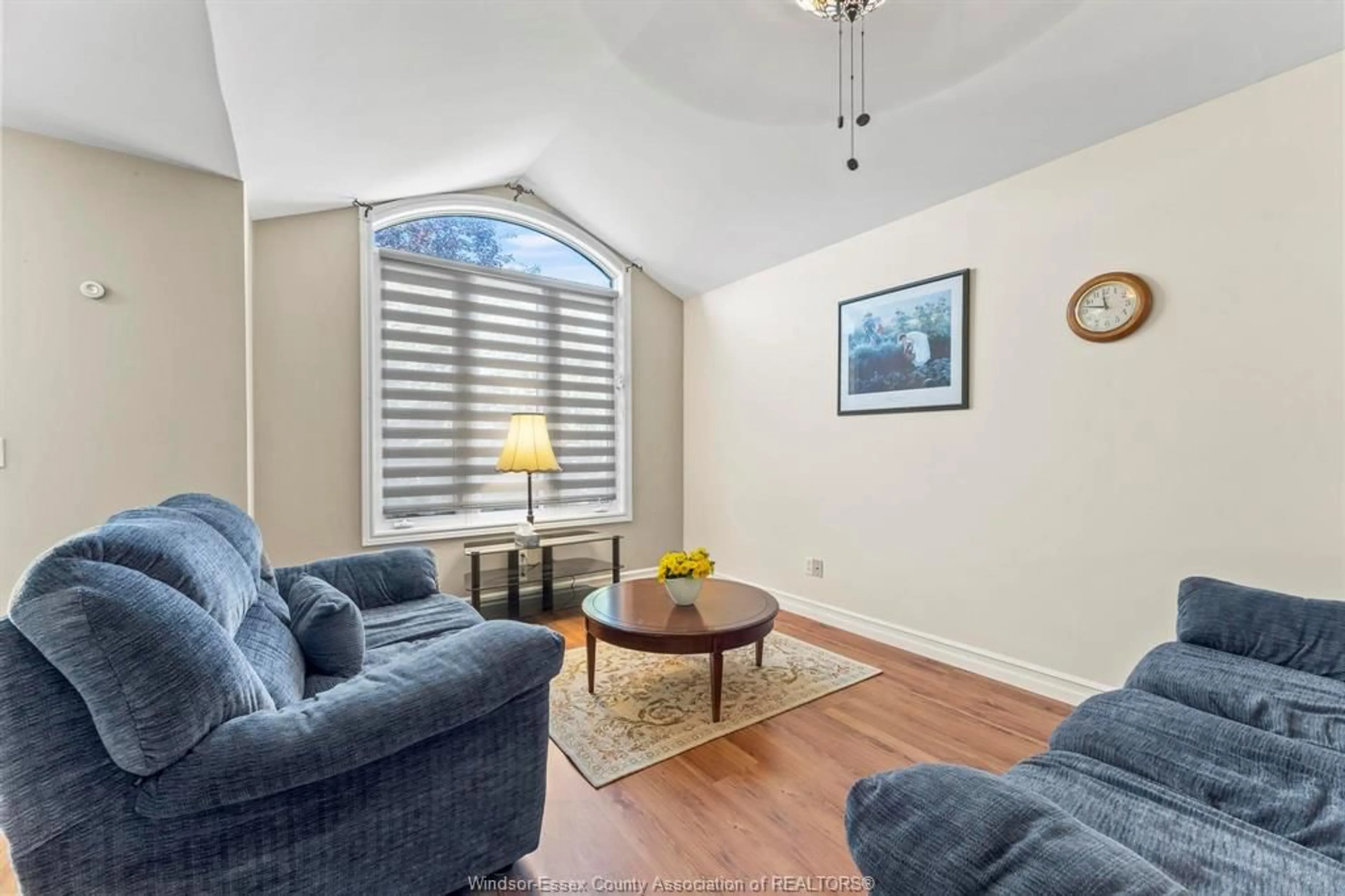 Living room with furniture, unknown for 853 SOUTHWOOD Dr, Lakeshore Ontario N0R 1A0