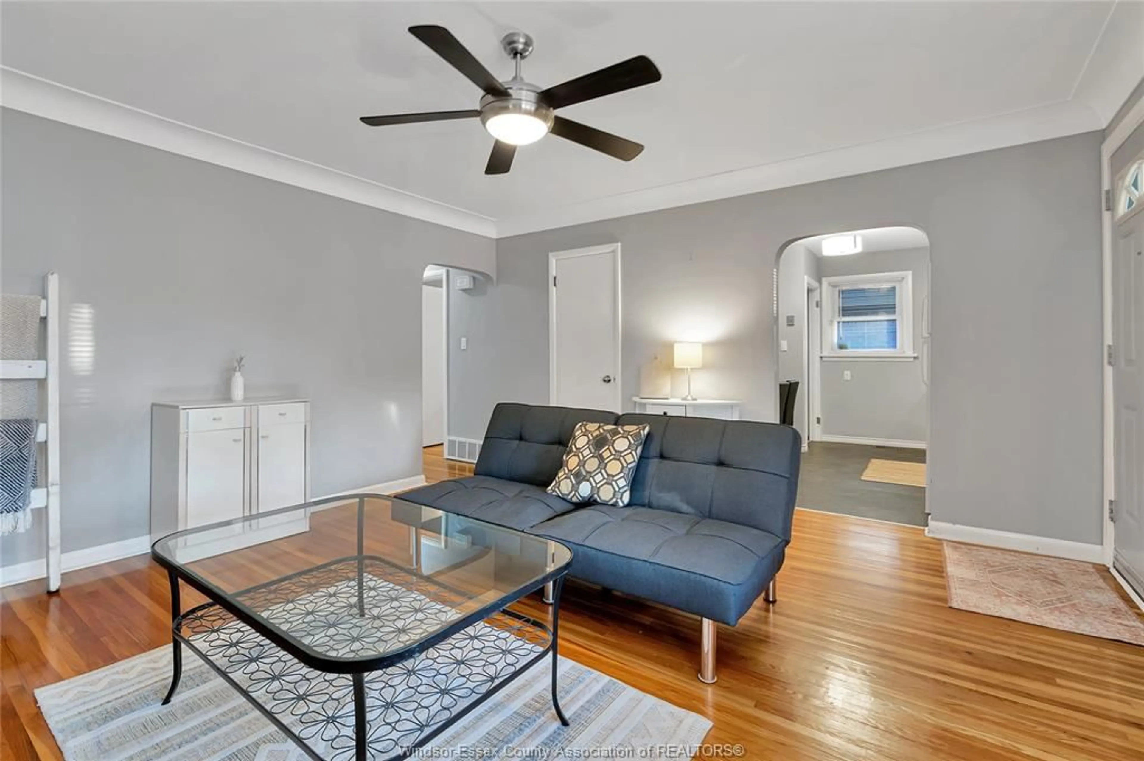 Living room with furniture, unknown for 3891 VAUGHAN St, Windsor Ontario N9C 1Z6