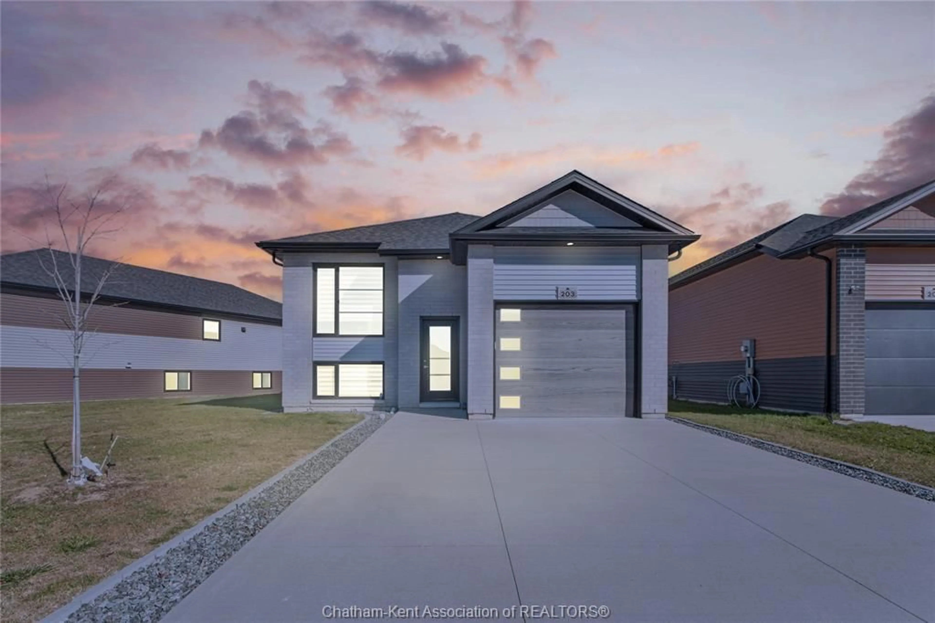 Unknown for 203 MOONSTONE Cres, Chatham Ontario N7M 0S1