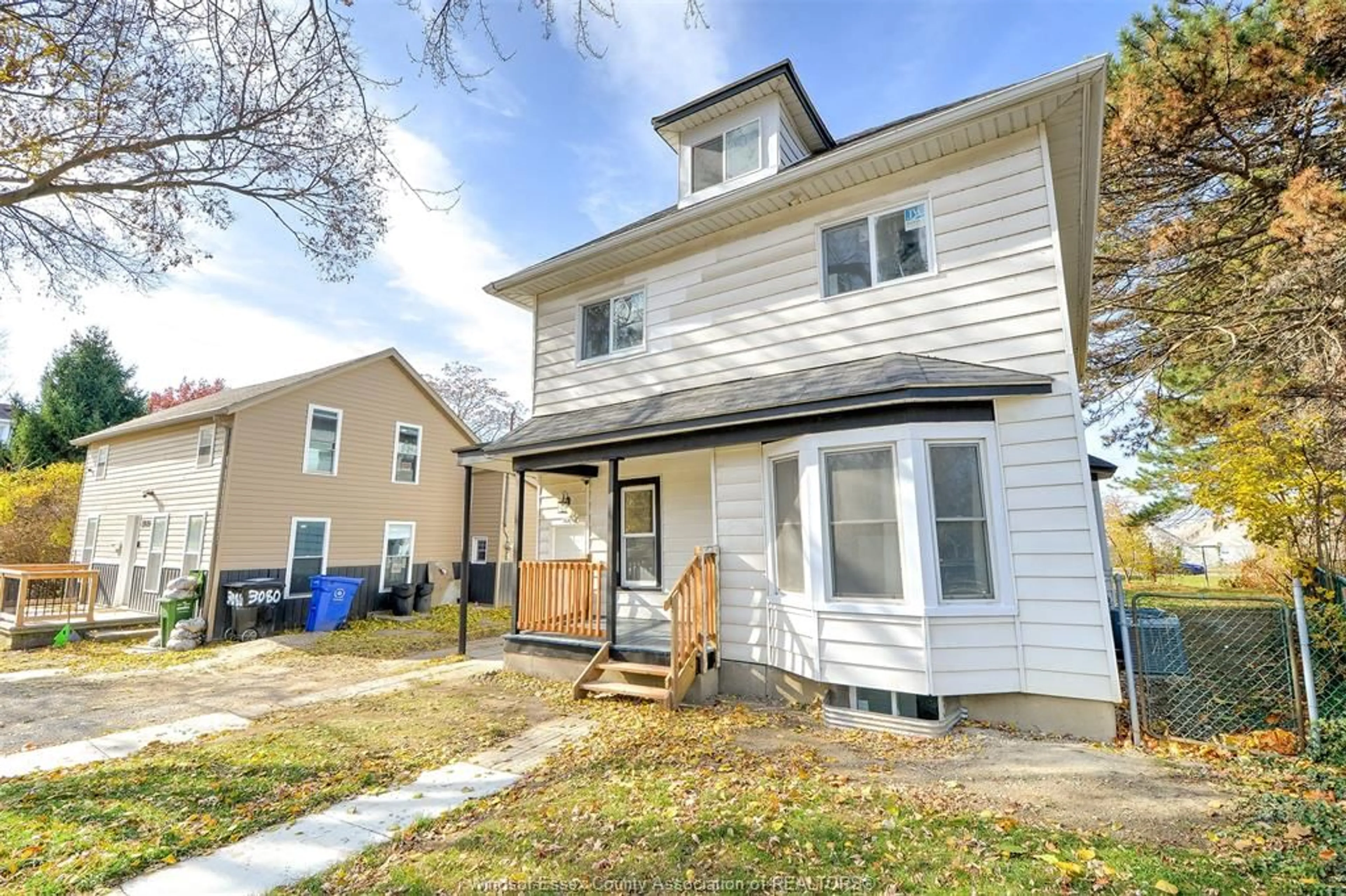 Home with vinyl exterior material, street for 3076 SANDWICH, Windsor Ontario N9C 1A4