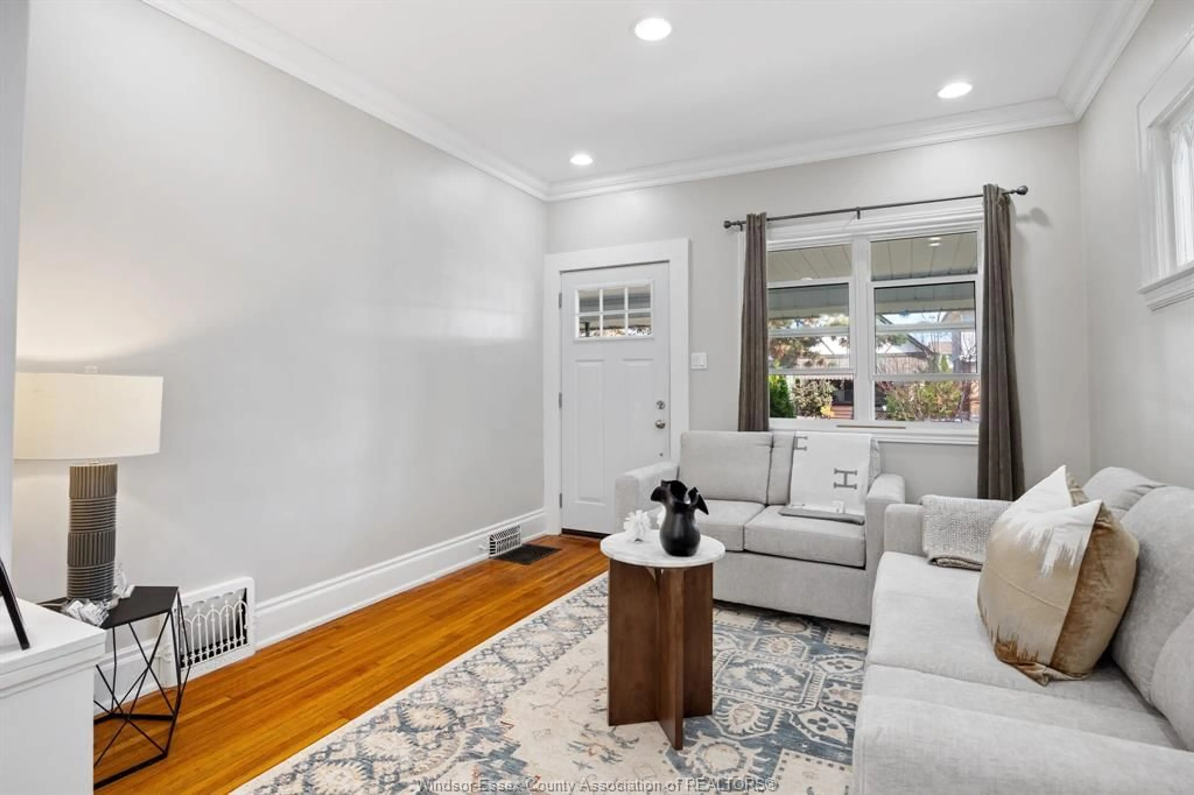 Living room with furniture, unknown for 921 MOY Ave, Windsor Ontario N9A 2N9