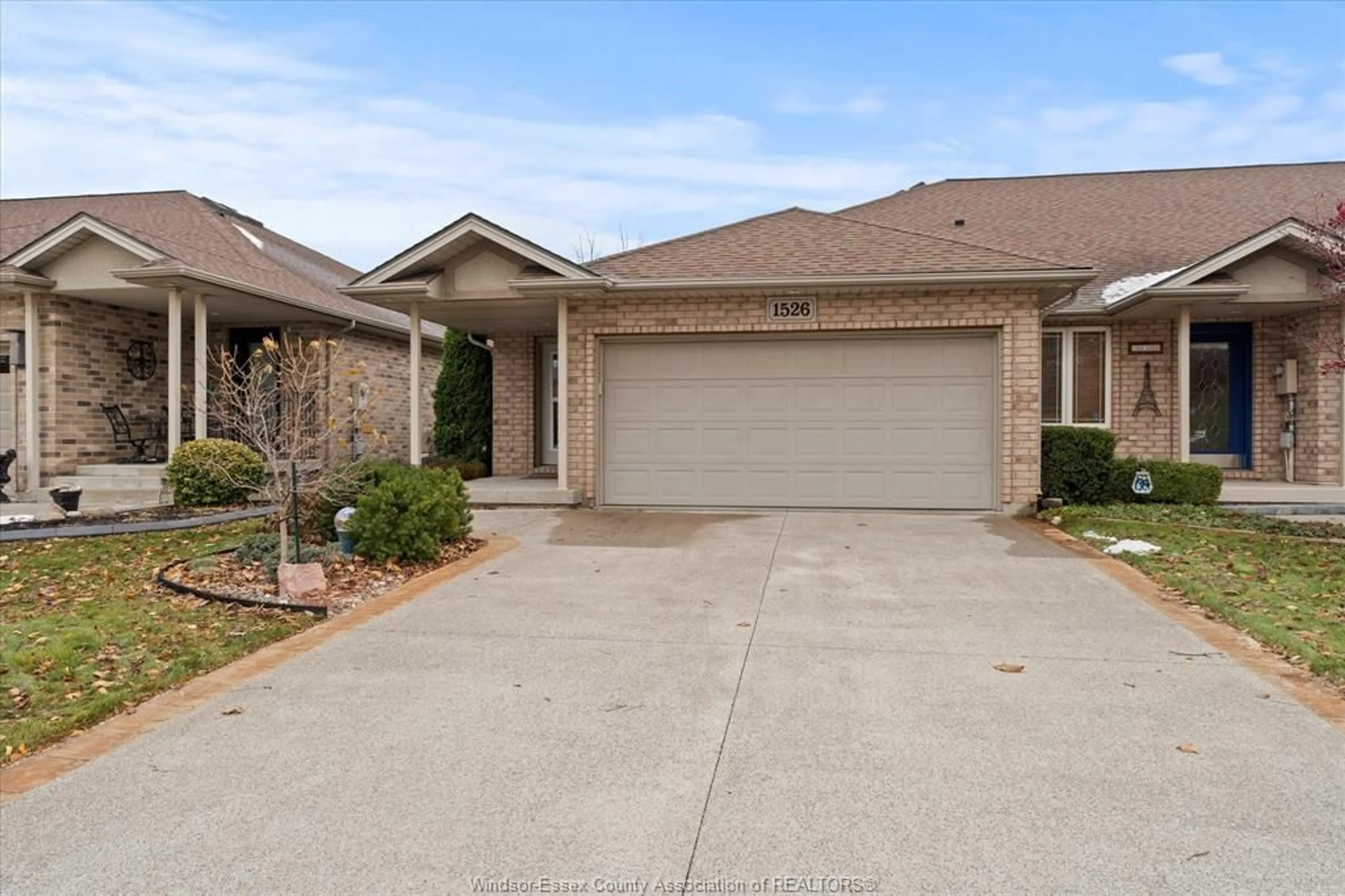 Home with brick exterior material, street for 1526 LAKEVIEW Ave, Windsor Ontario N8P 1T8