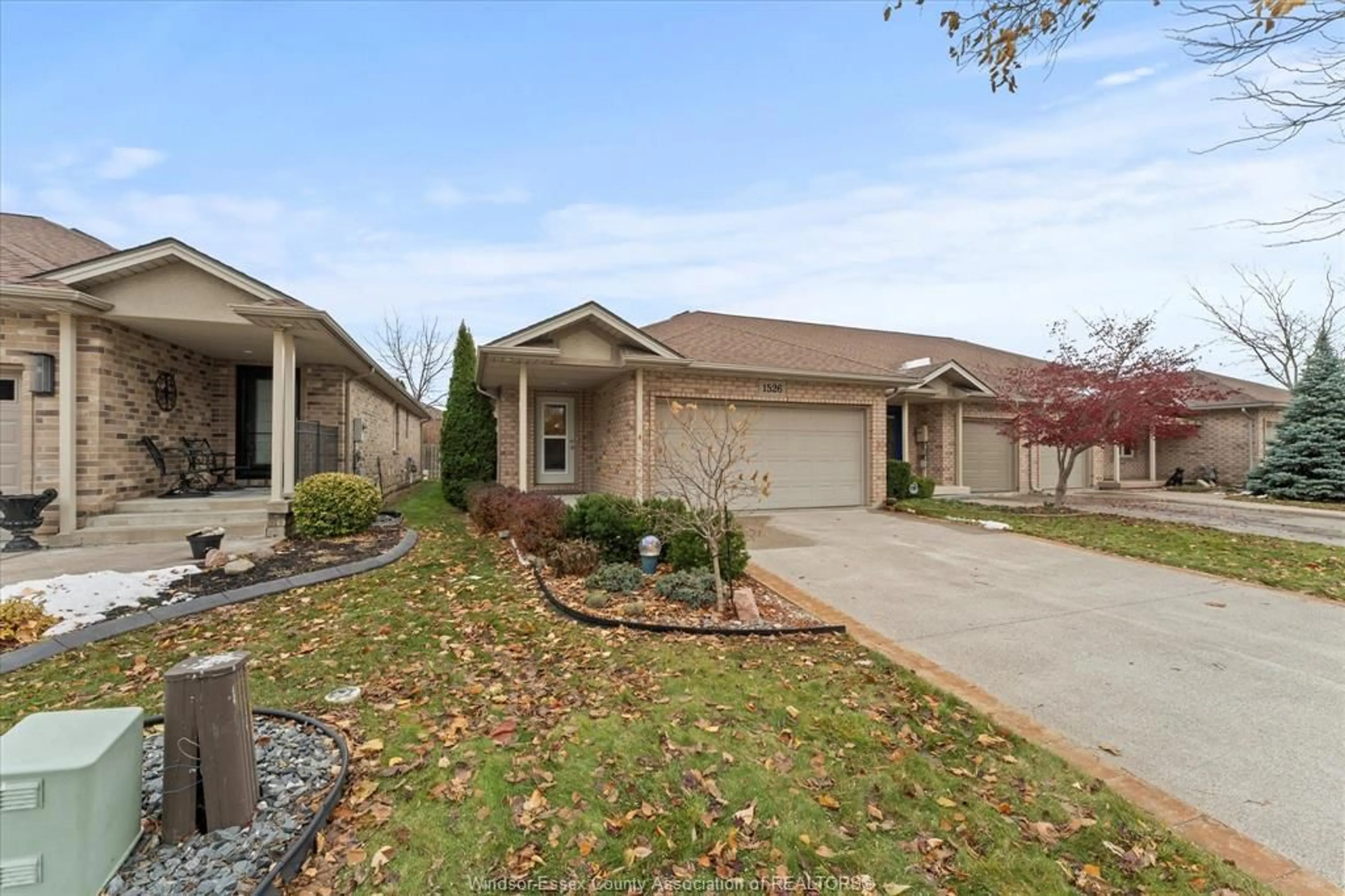 Home with brick exterior material, street for 1526 LAKEVIEW Ave, Windsor Ontario N8P 1T8