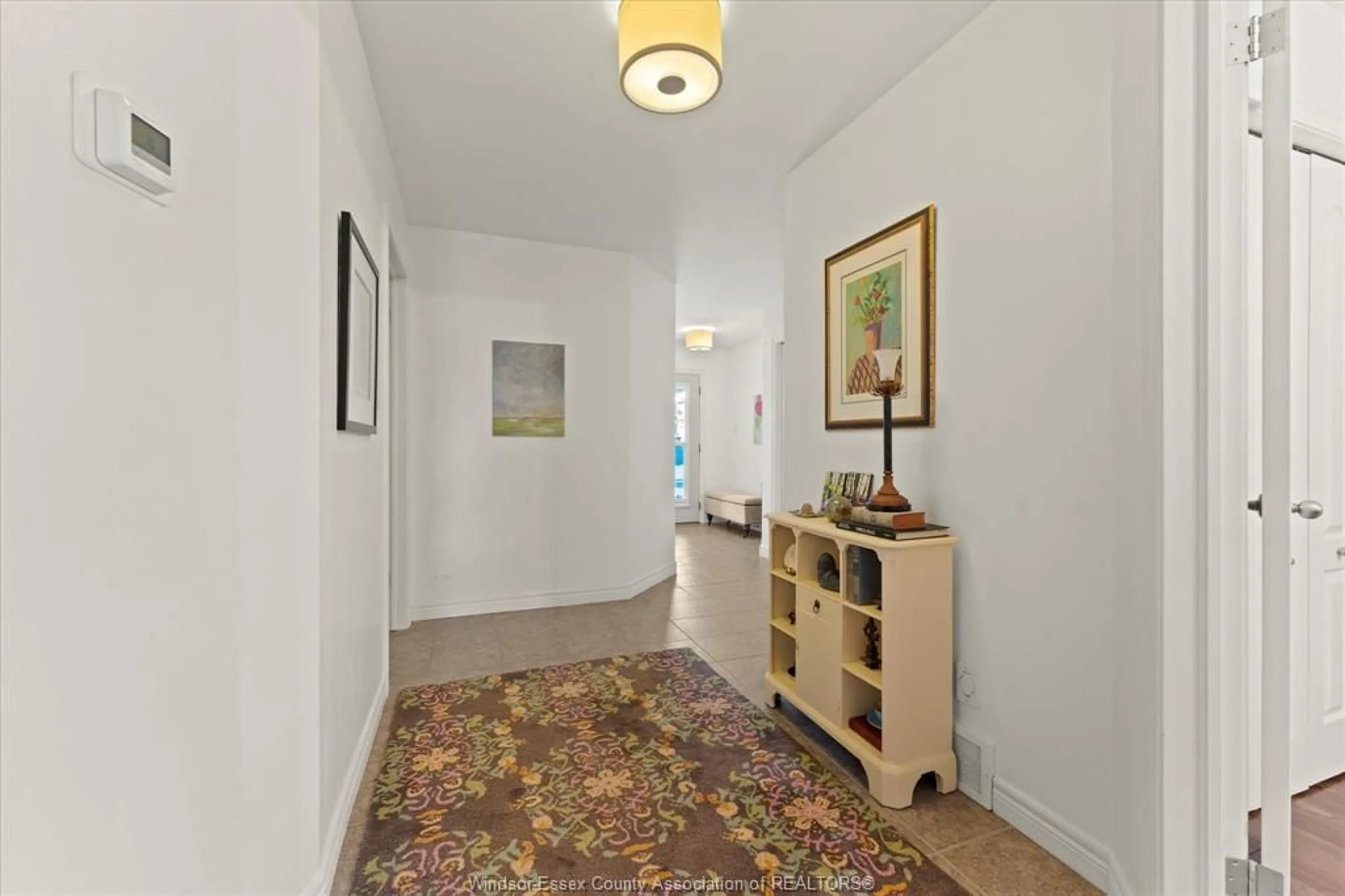 Indoor foyer for 1526 LAKEVIEW Ave, Windsor Ontario N8P 1T8