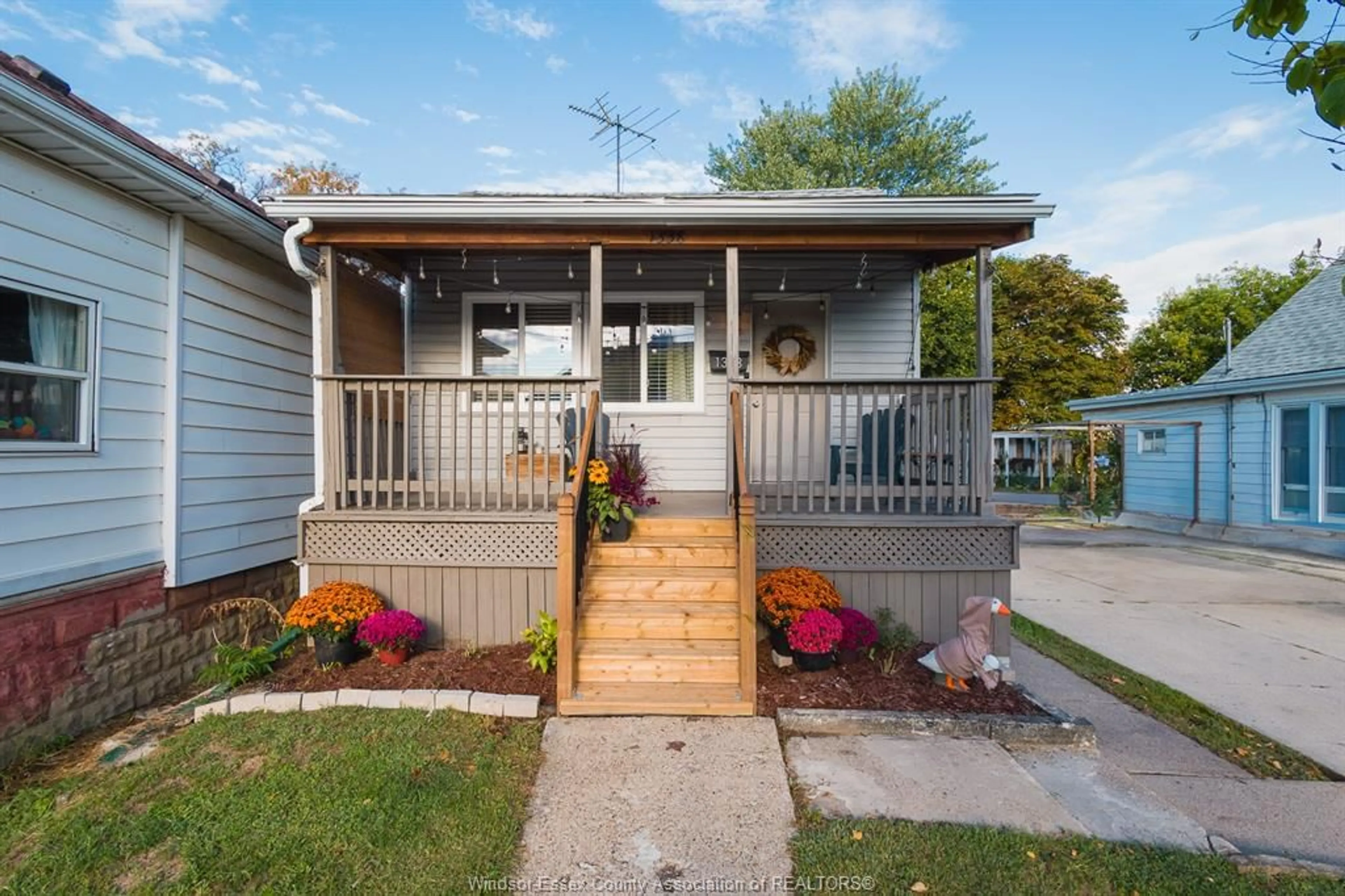 Home with vinyl exterior material, street for 1338 Goyeau St, Windsor Ontario N8X 3L1