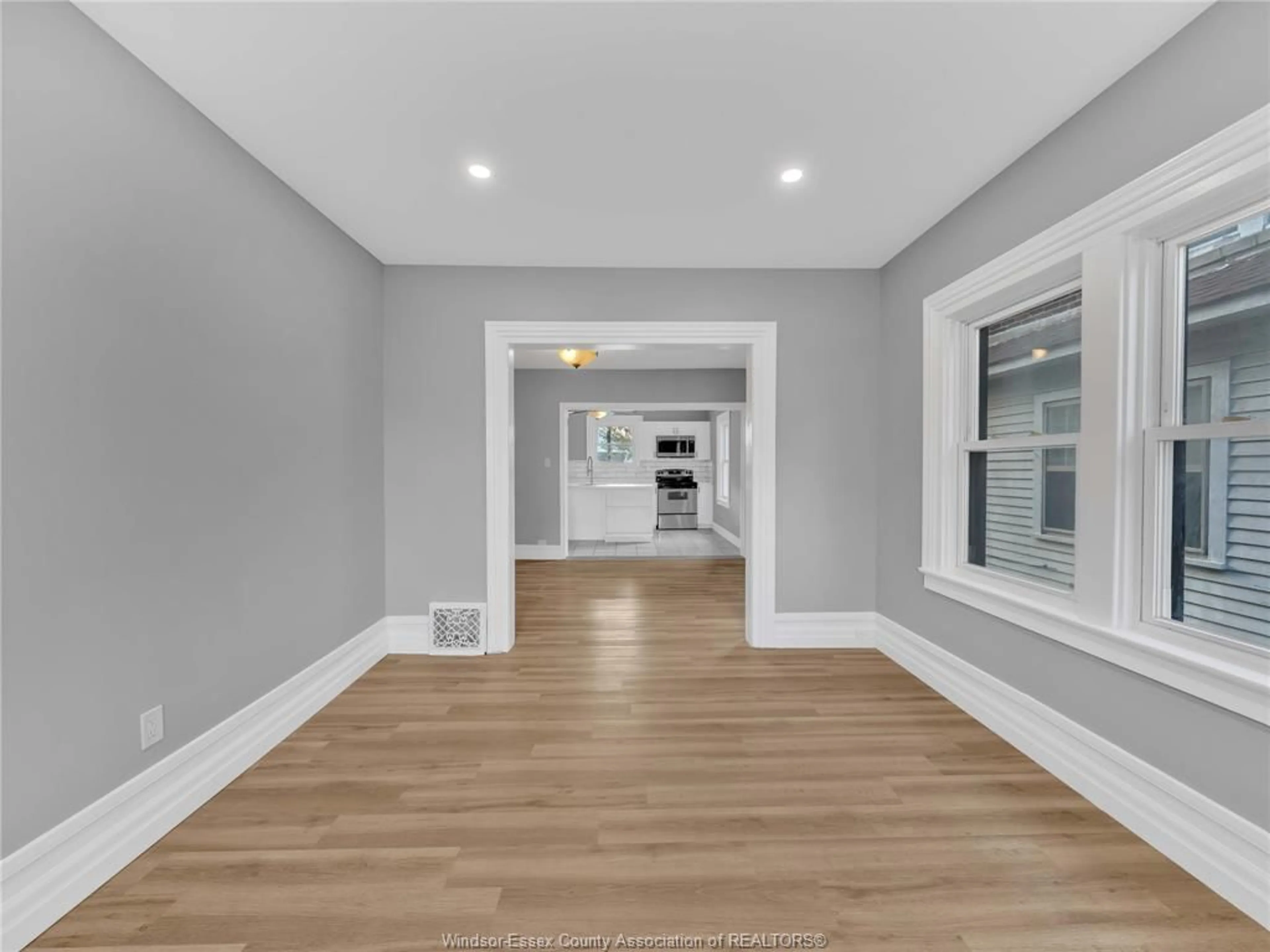 Indoor entryway for 2177-2181 HOWARD Ave, Windsor Ontario N8X 3T9