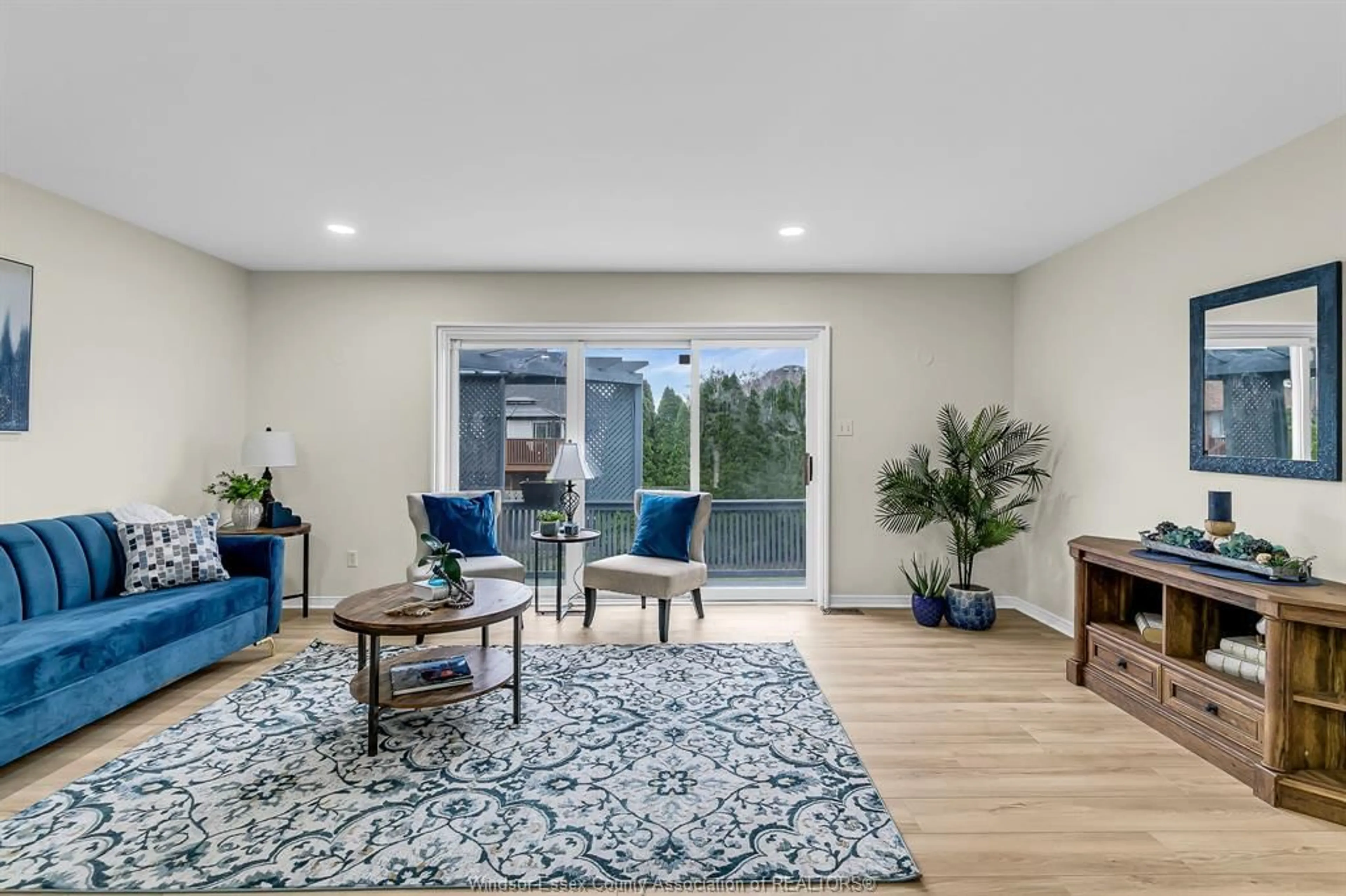 Living room with furniture, unknown for 965 BANWELL, Windsor Ontario N8P 1J3