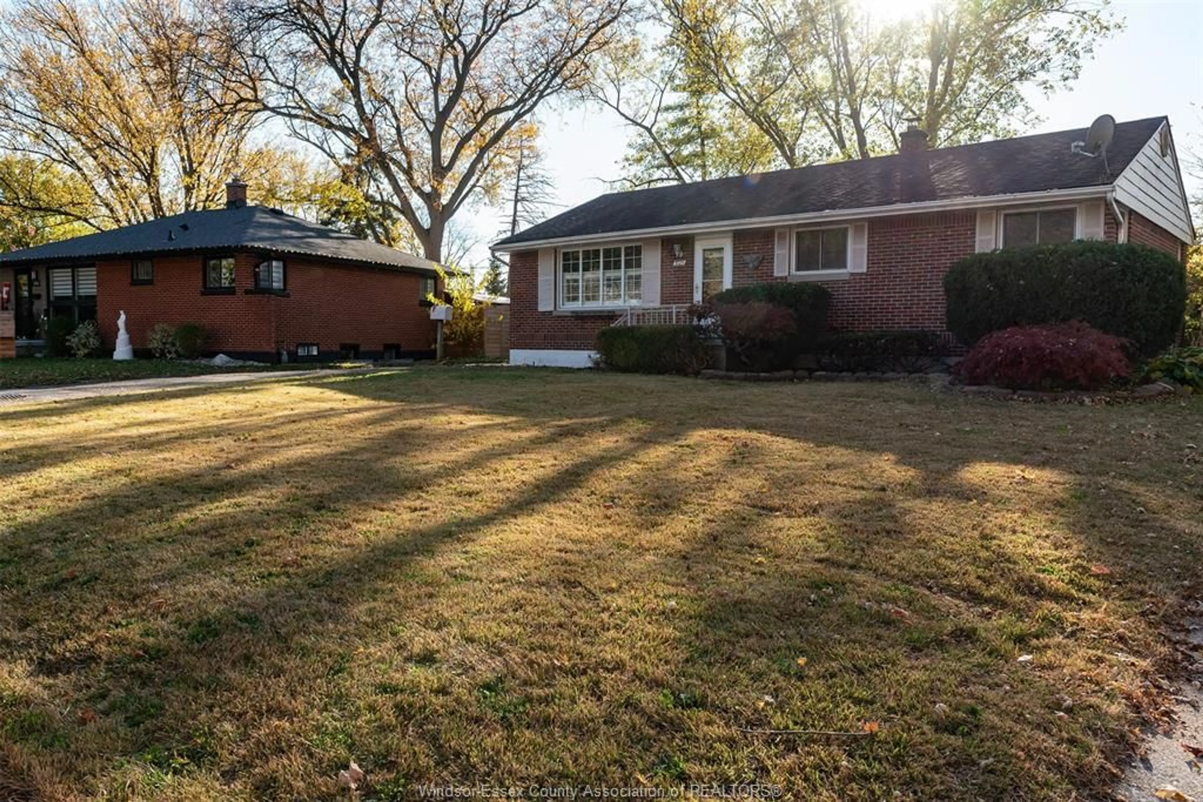 Unknown for 3725 MCKAY Ave, Windsor Ontario N9E 2S3