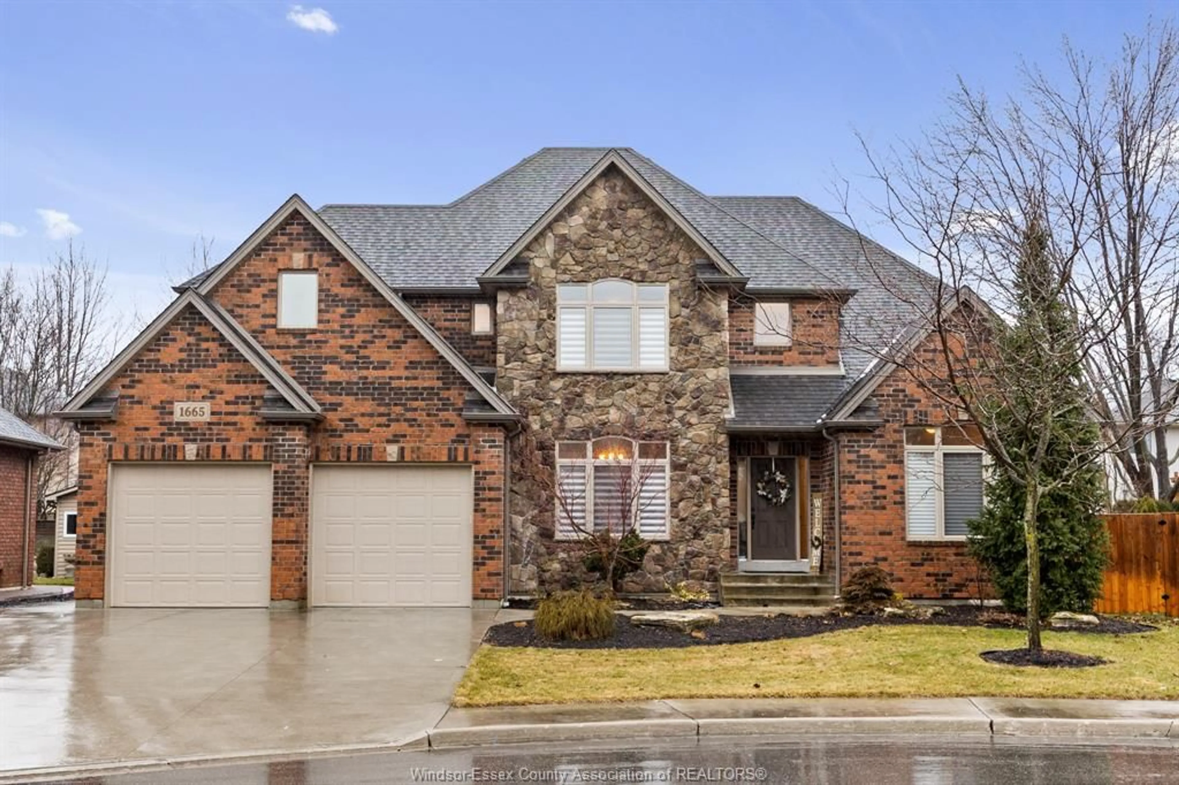 Home with brick exterior material, street for 1665 LANSDOWNE Ave, LaSalle Ontario N9J 3X8