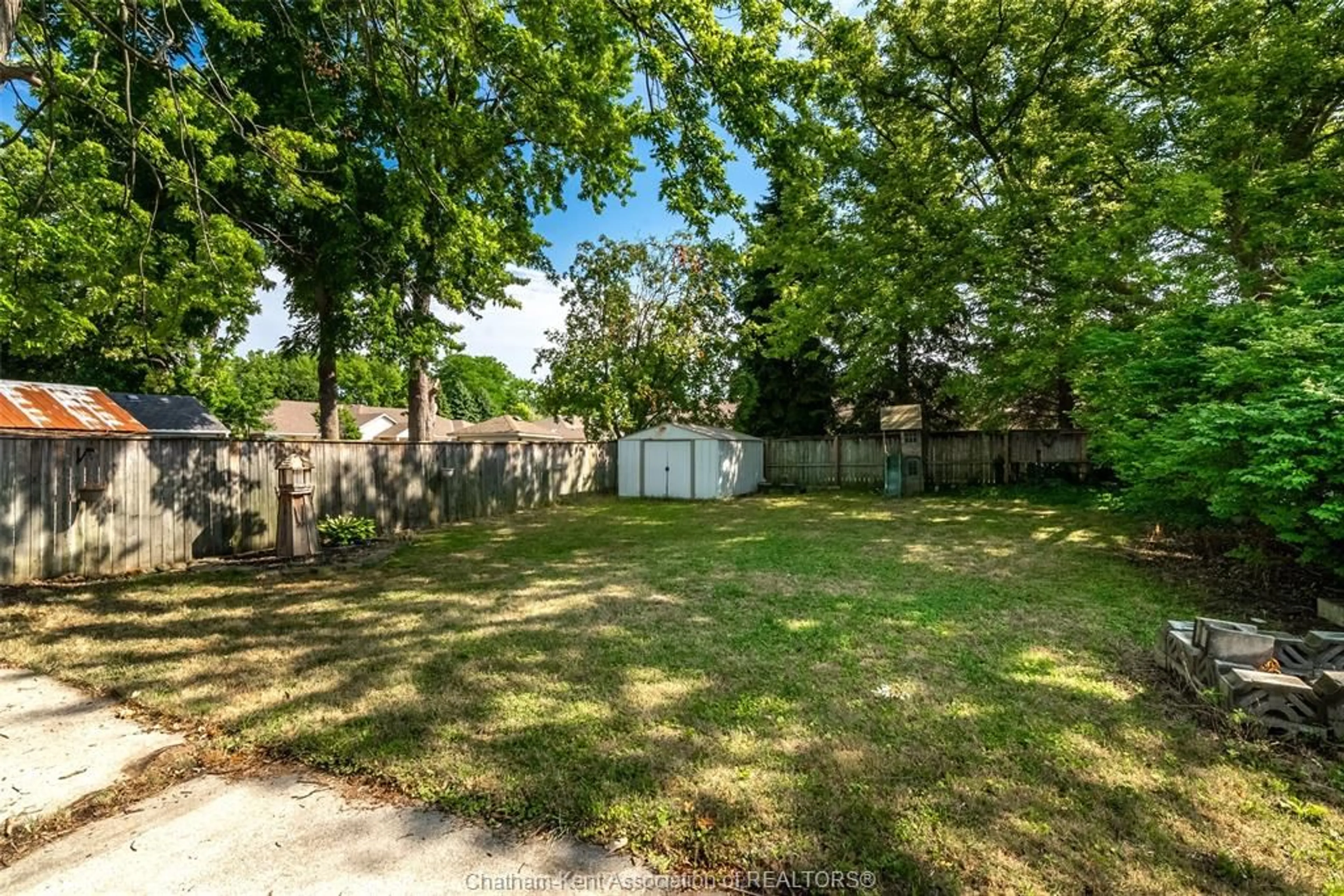 A pic from outside/outdoor area/front of a property/back of a property/a pic from drone, street for 67 Pine St, Chatham Ontario N7M 5G3