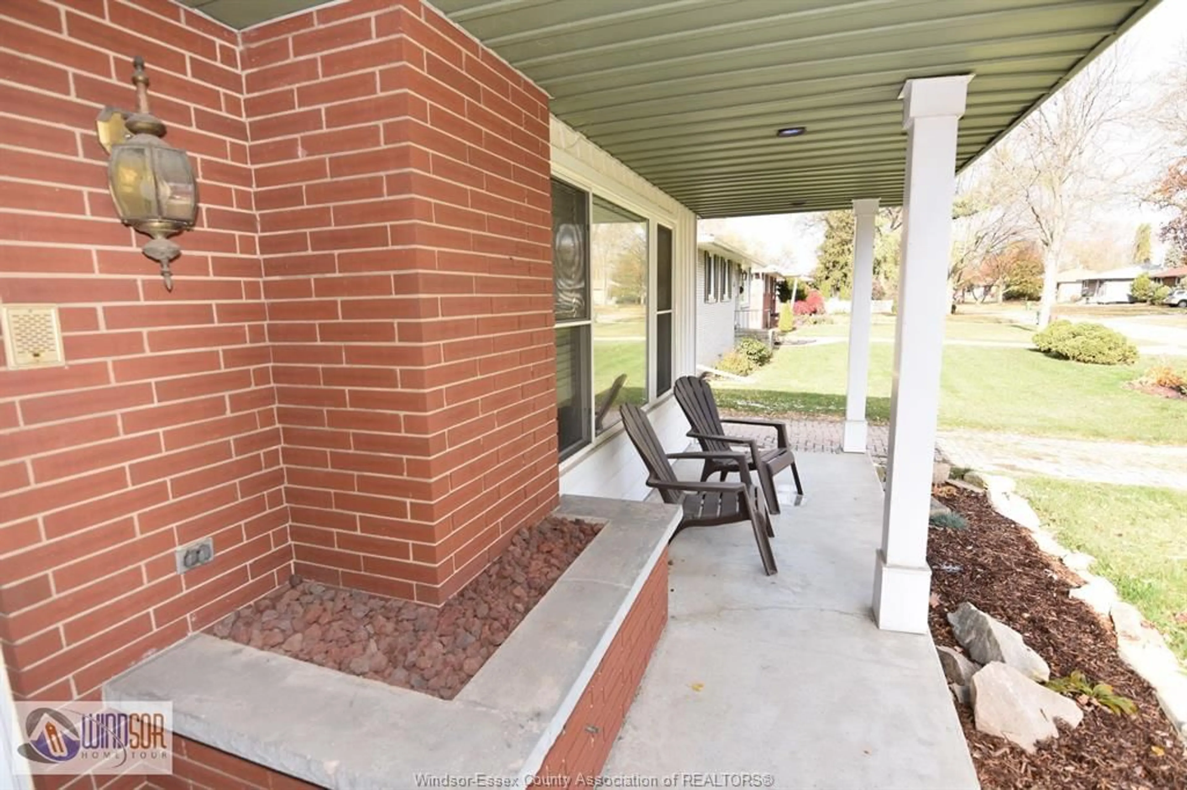 Patio, street for 3603 MAISONNEUVE, Windsor Ontario N9E 1Z1