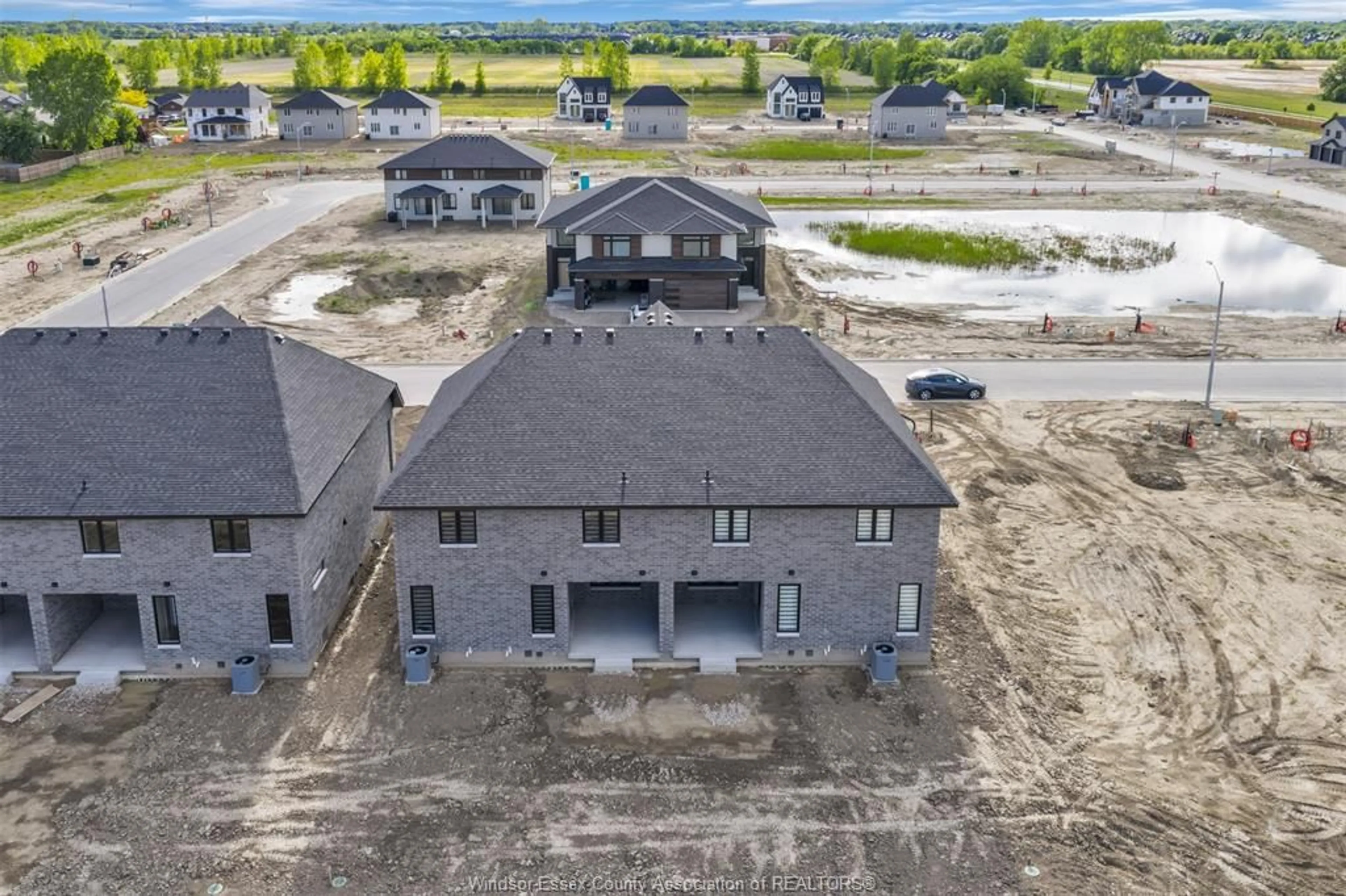 A pic from outside/outdoor area/front of a property/back of a property/a pic from drone, unknown for 662 LINDEN, Lakeshore Ontario N0R 1A0