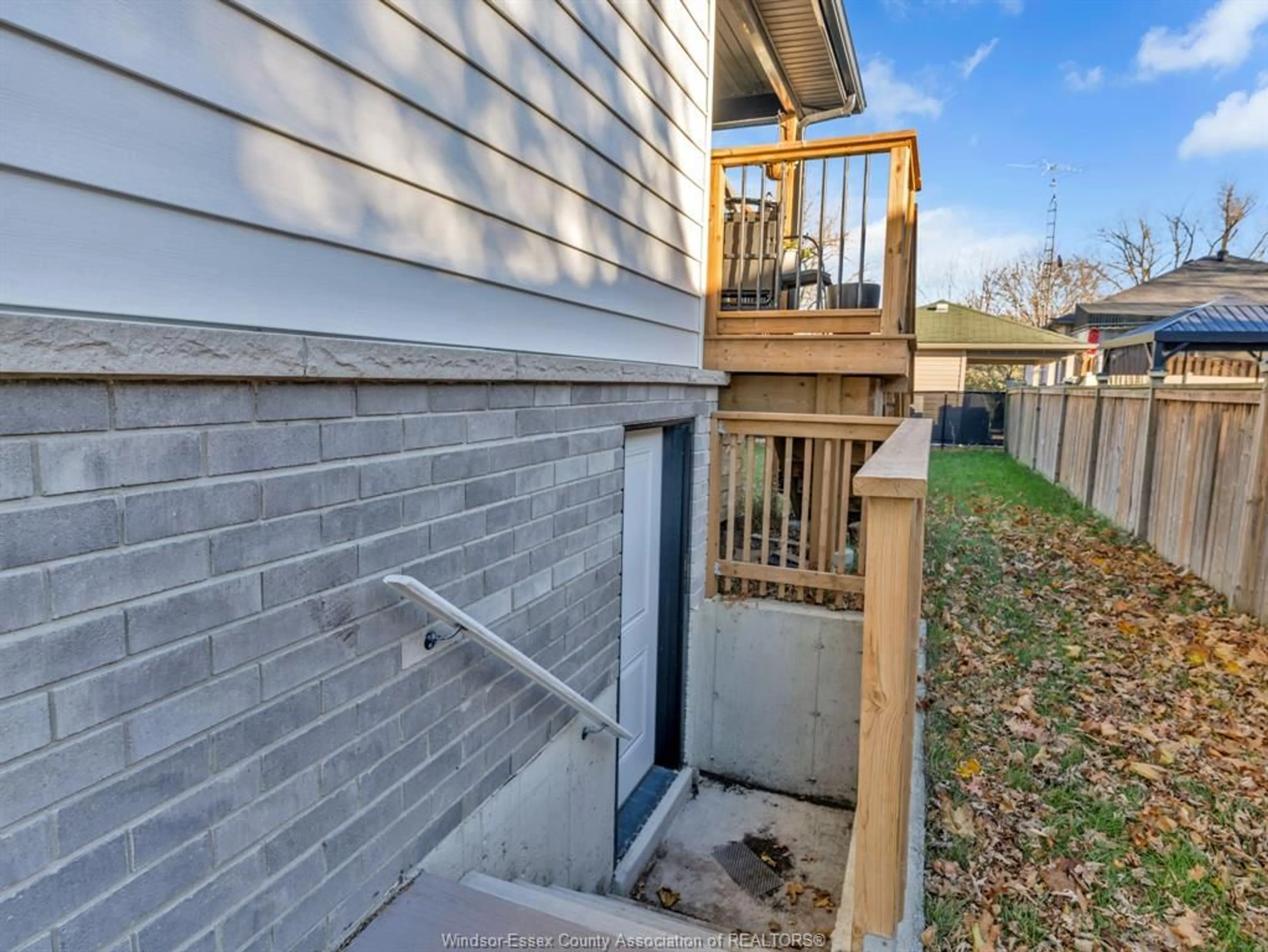 Unknown for 5936 MATCHETTE, LaSalle Ontario N9J 3W1