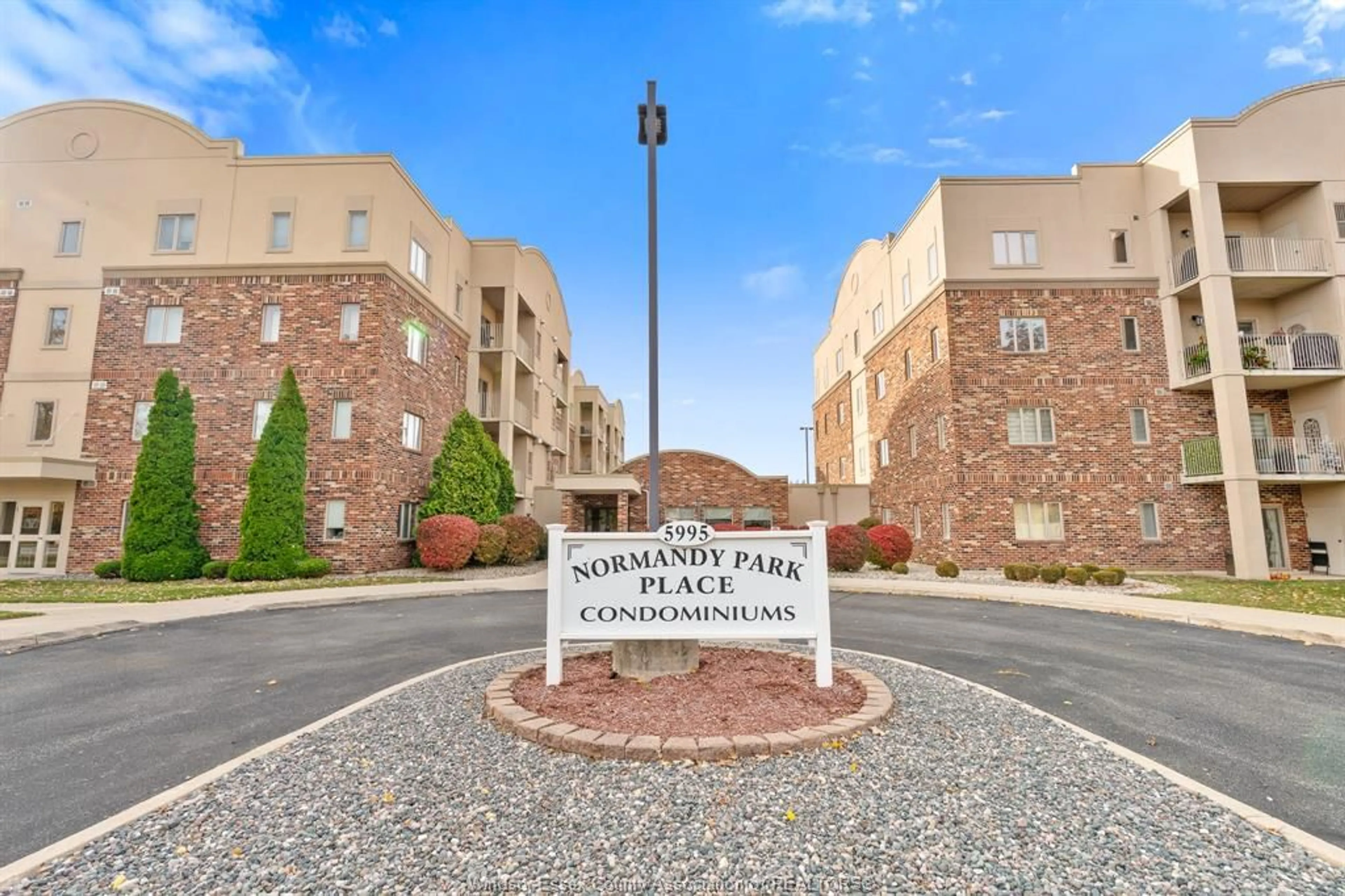 Patio, building for 5995 Ellis St #107, LaSalle Ontario N9H 2P1