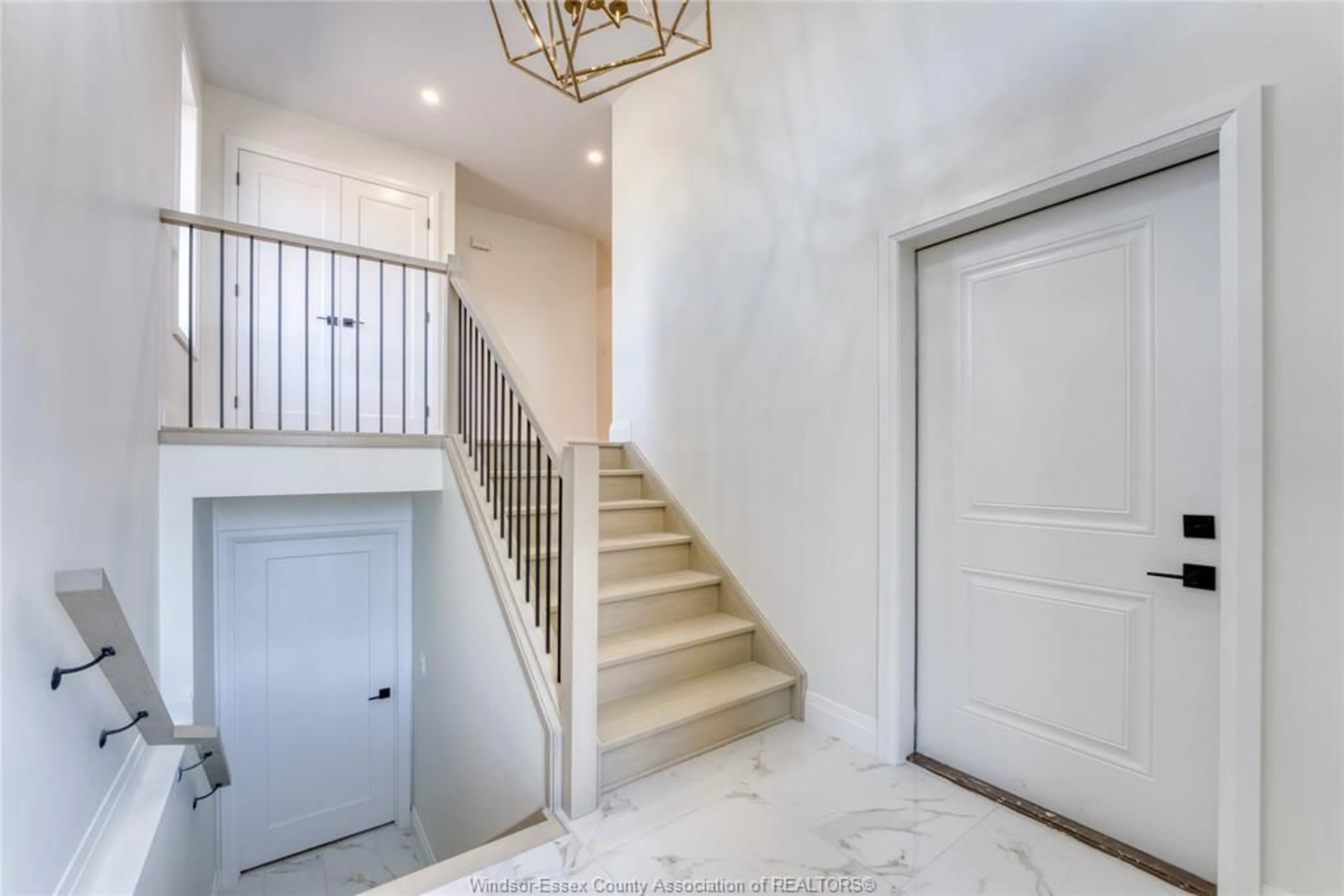 Unknown for 359 MAYRAND St, LaSalle Ontario N9J 0E7