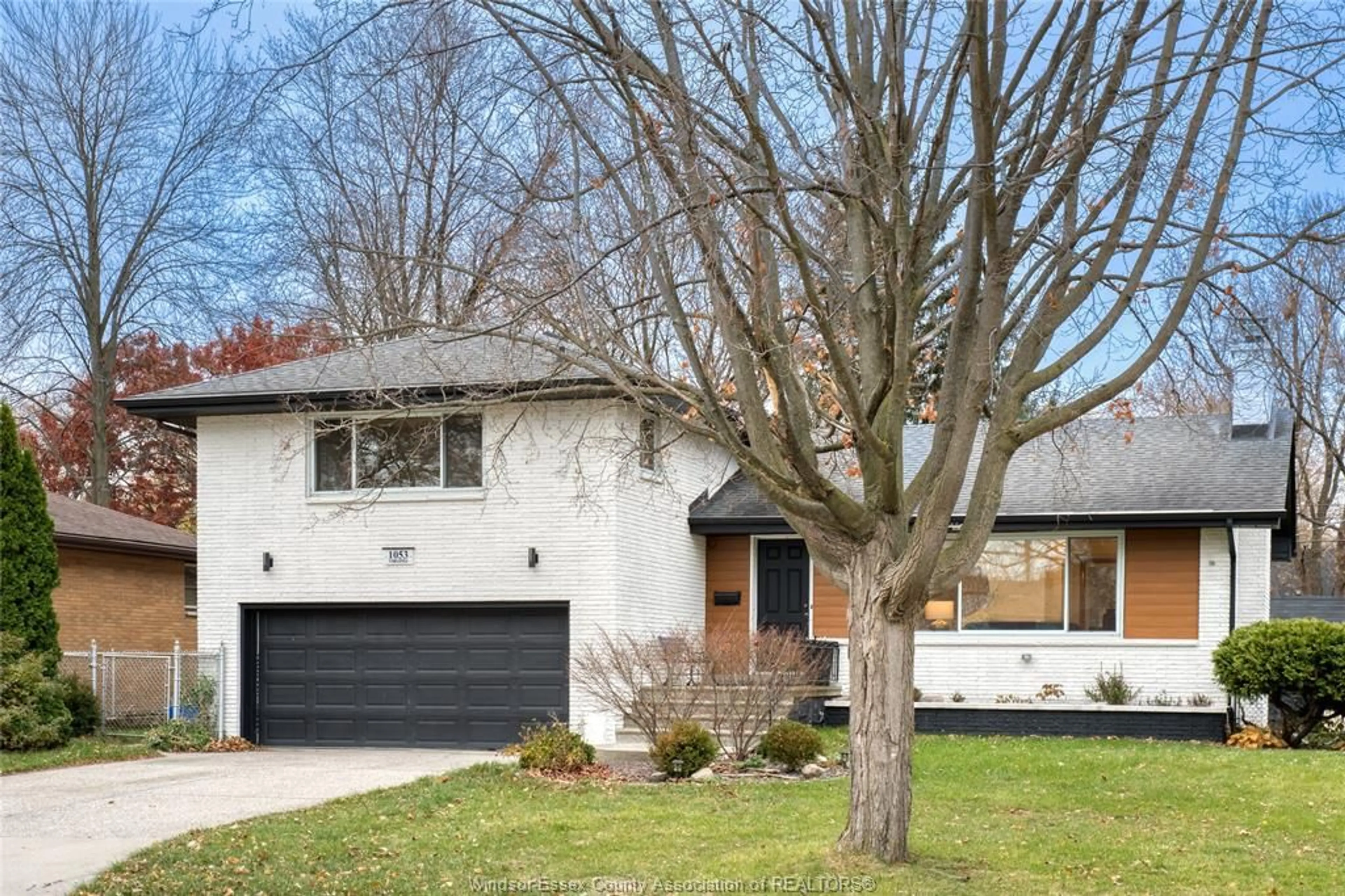 Home with brick exterior material, street for 1053 VIRGINIA Ave, Windsor Ontario N8S 2Y6