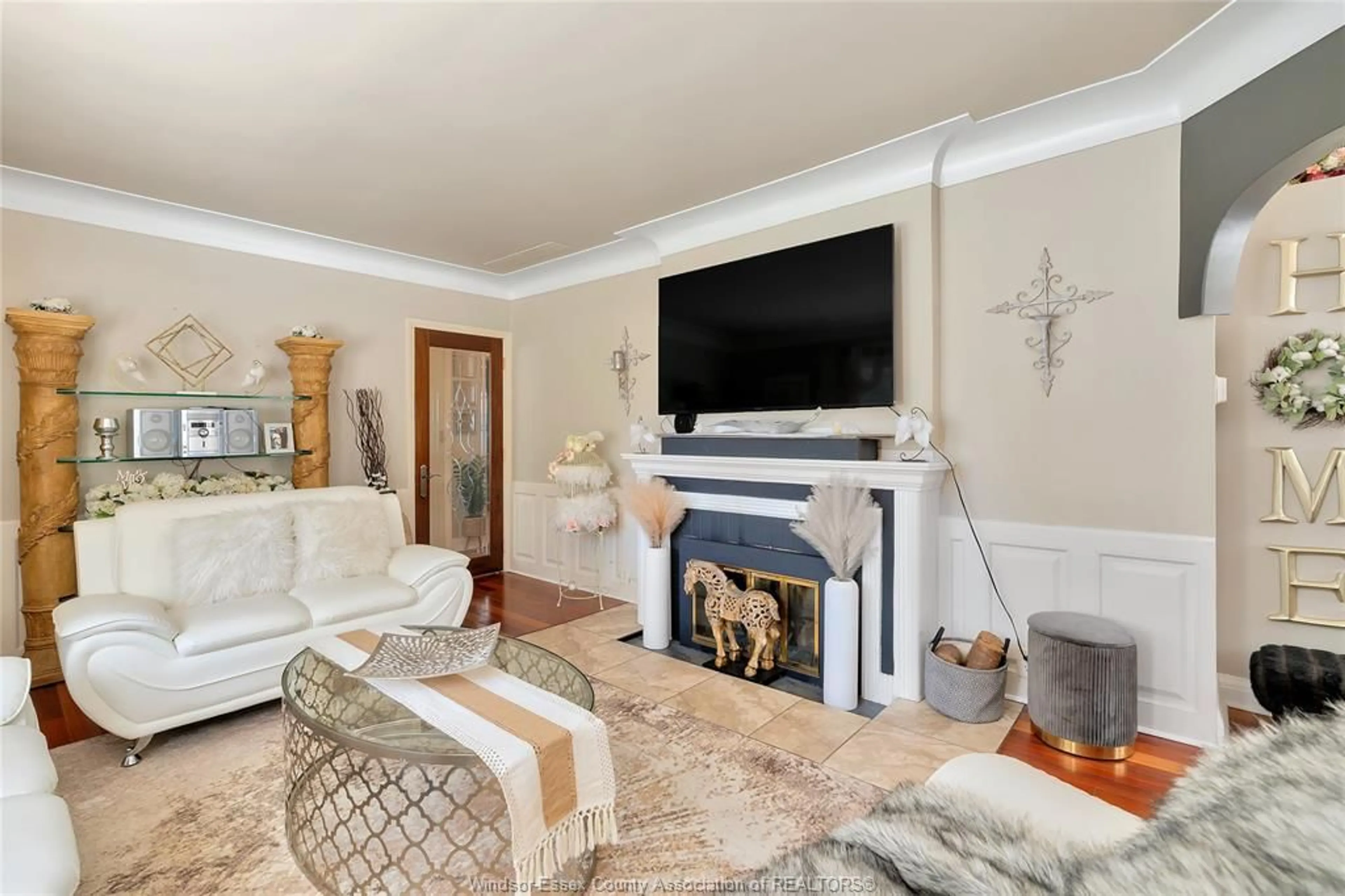 Living room with furniture, unknown for 2468 PRINCESS Ave, Windsor Ontario N8T 1V4