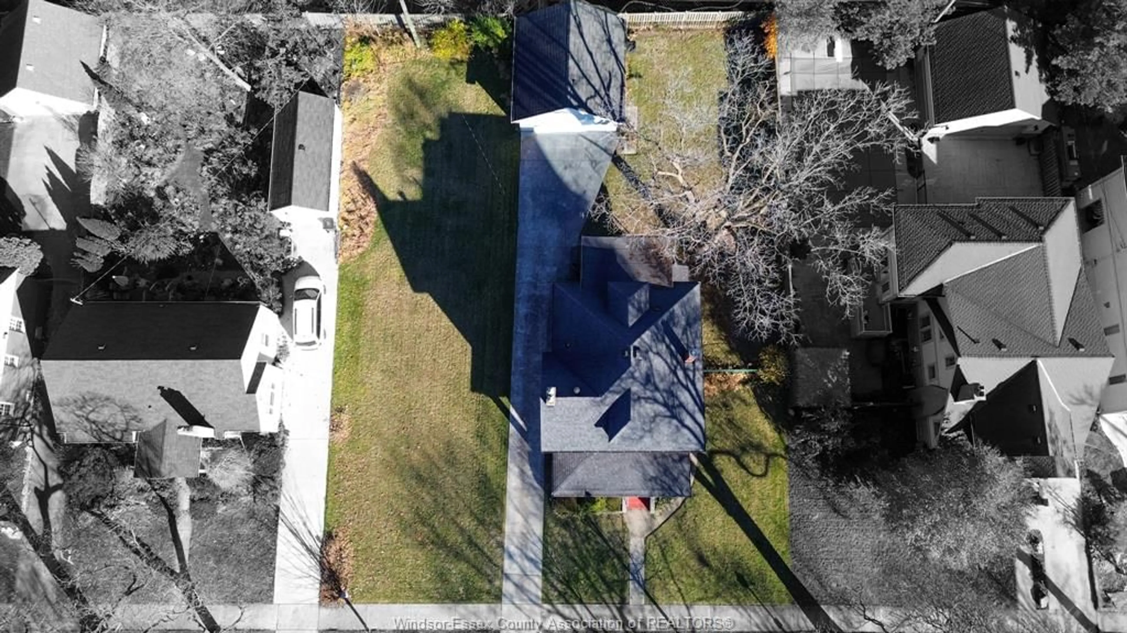 A pic from outside/outdoor area/front of a property/back of a property/a pic from drone, street for 254 ESDRAS, Windsor Ontario N8S 2M5