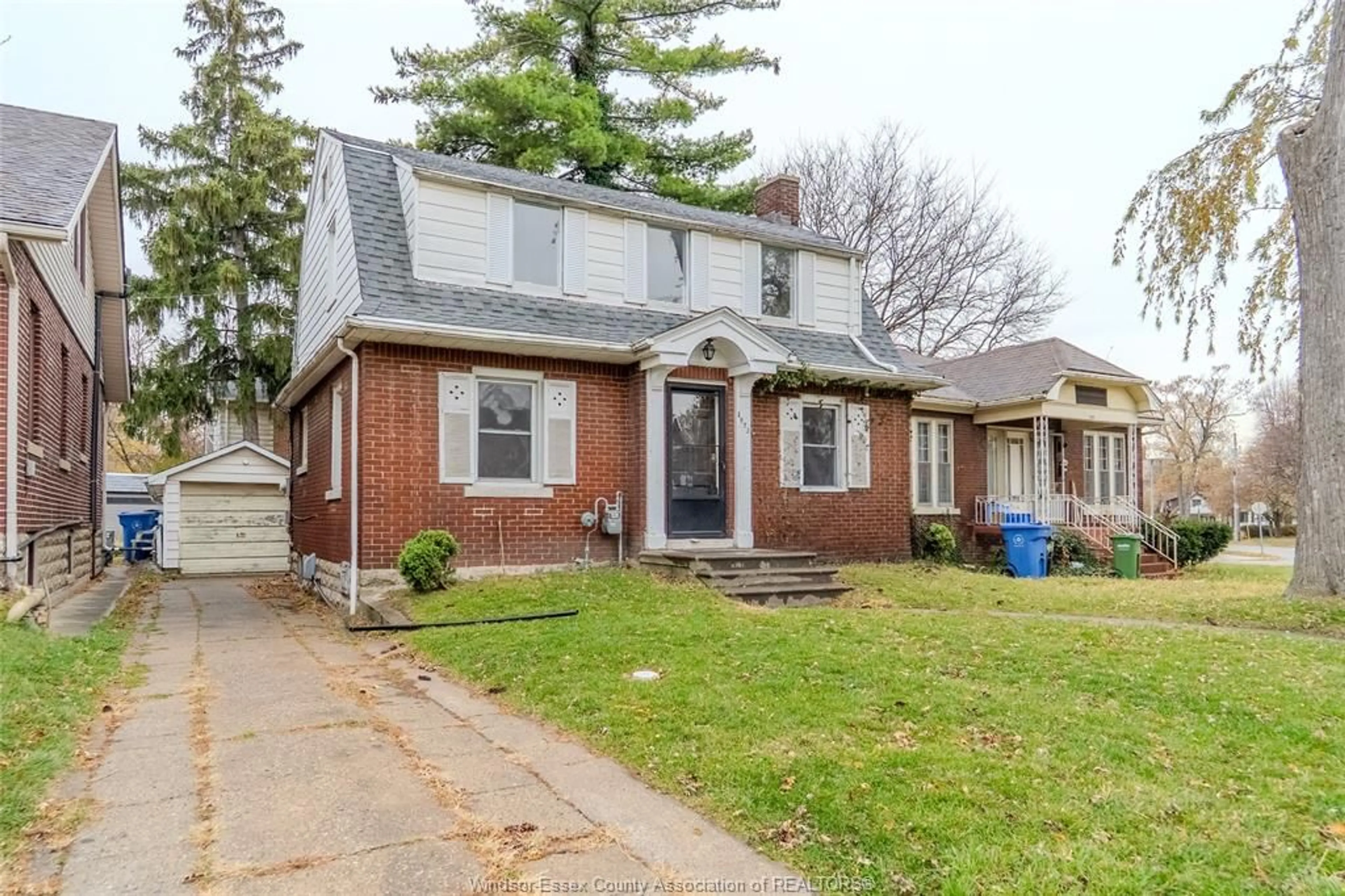 Home with brick exterior material, street for 2973 Peter, Windsor Ontario N9C 1G9