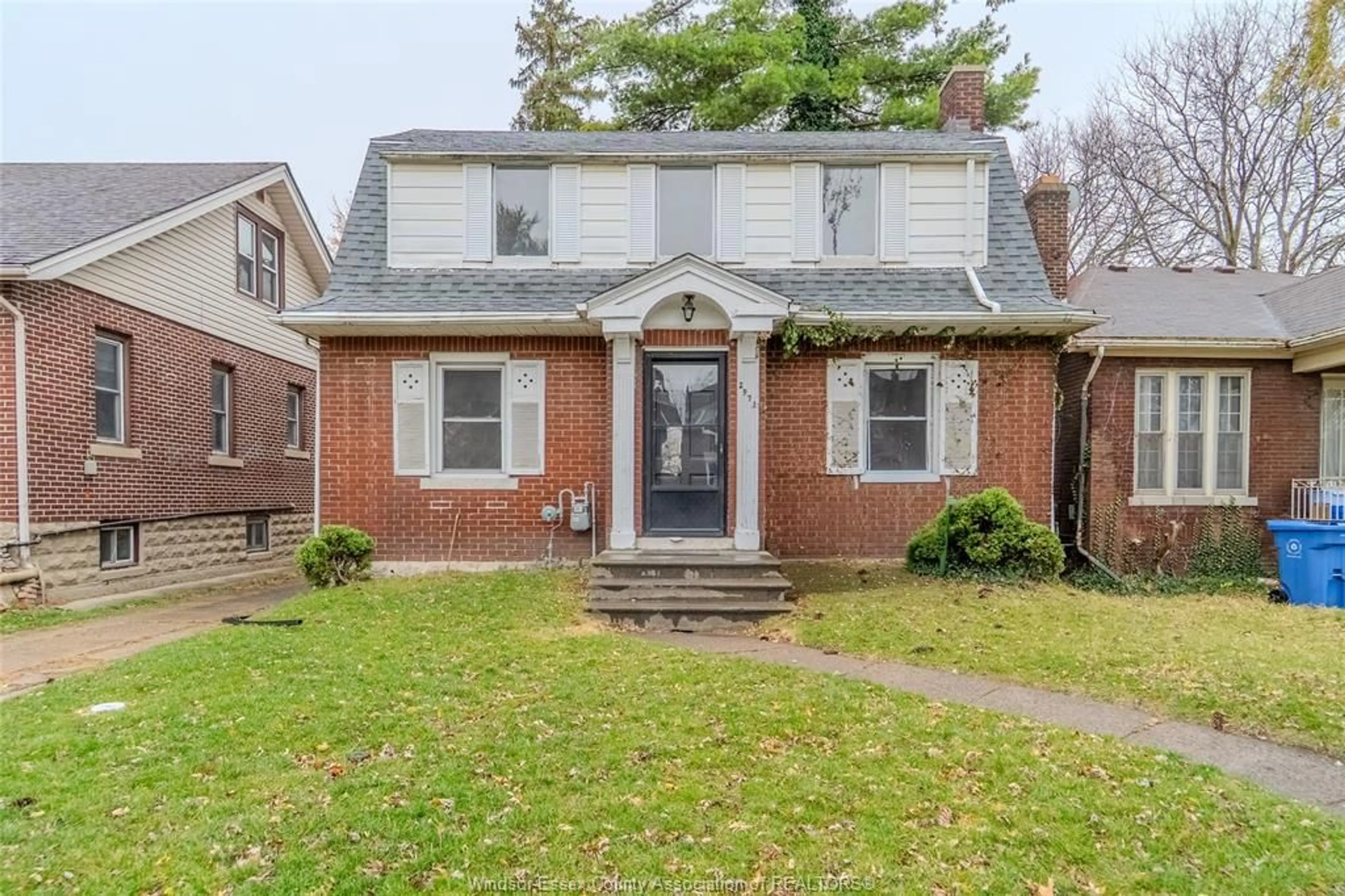 Home with brick exterior material, street for 2973 Peter, Windsor Ontario N9C 1G9