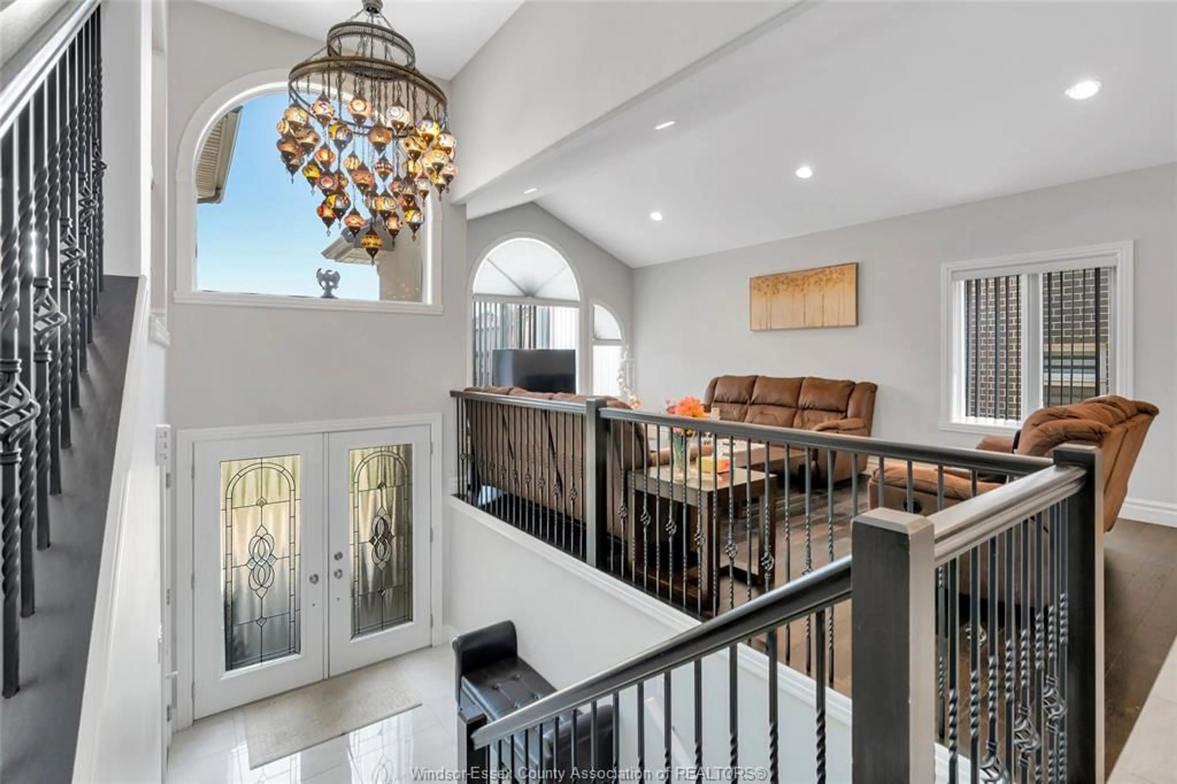 Indoor foyer for 123 SUMMER St, Belle River Ontario N8L 0G8