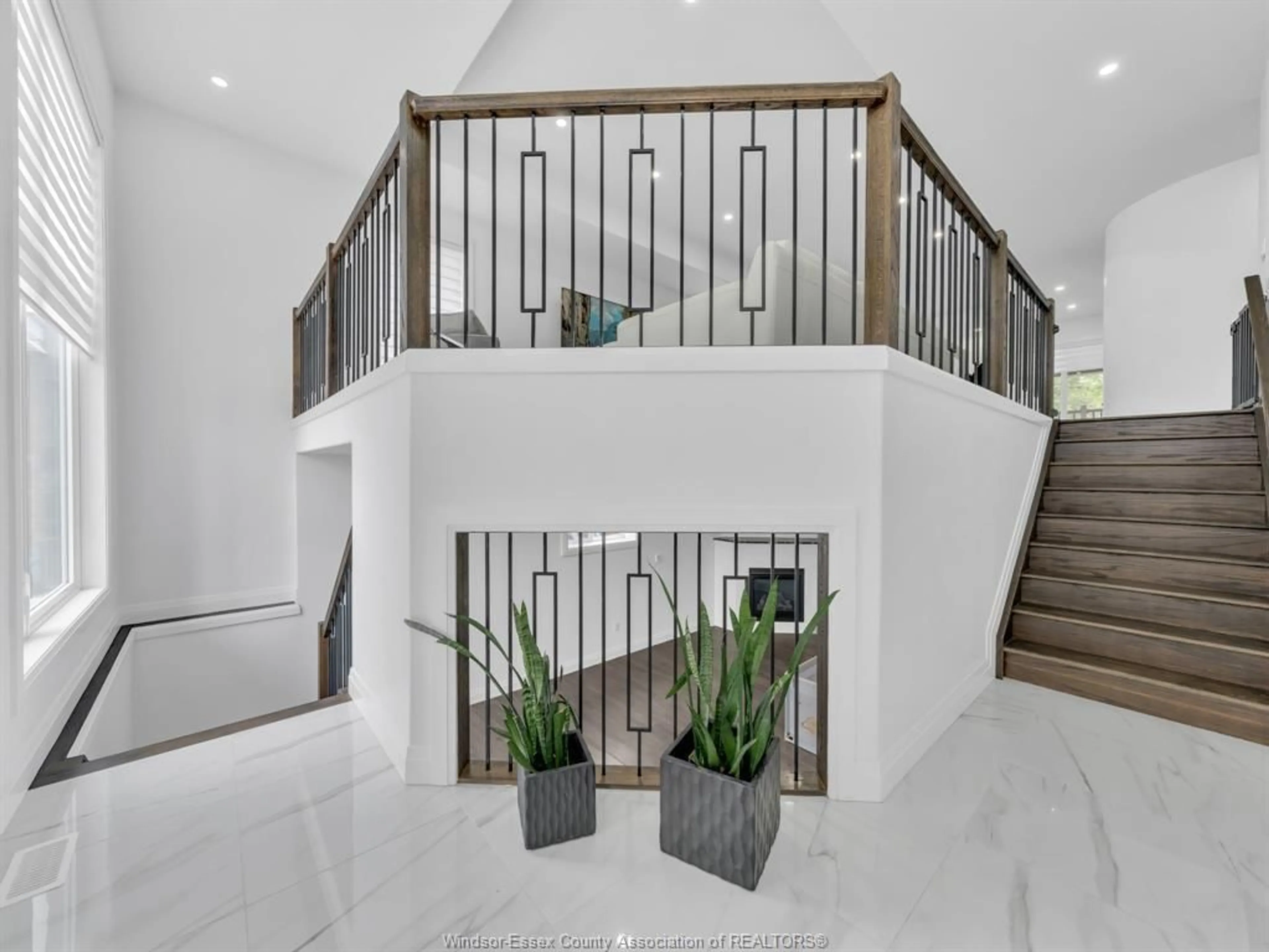 Unknown for 2927 CLEMENCEAU Blvd, Windsor Ontario N8T 2R2