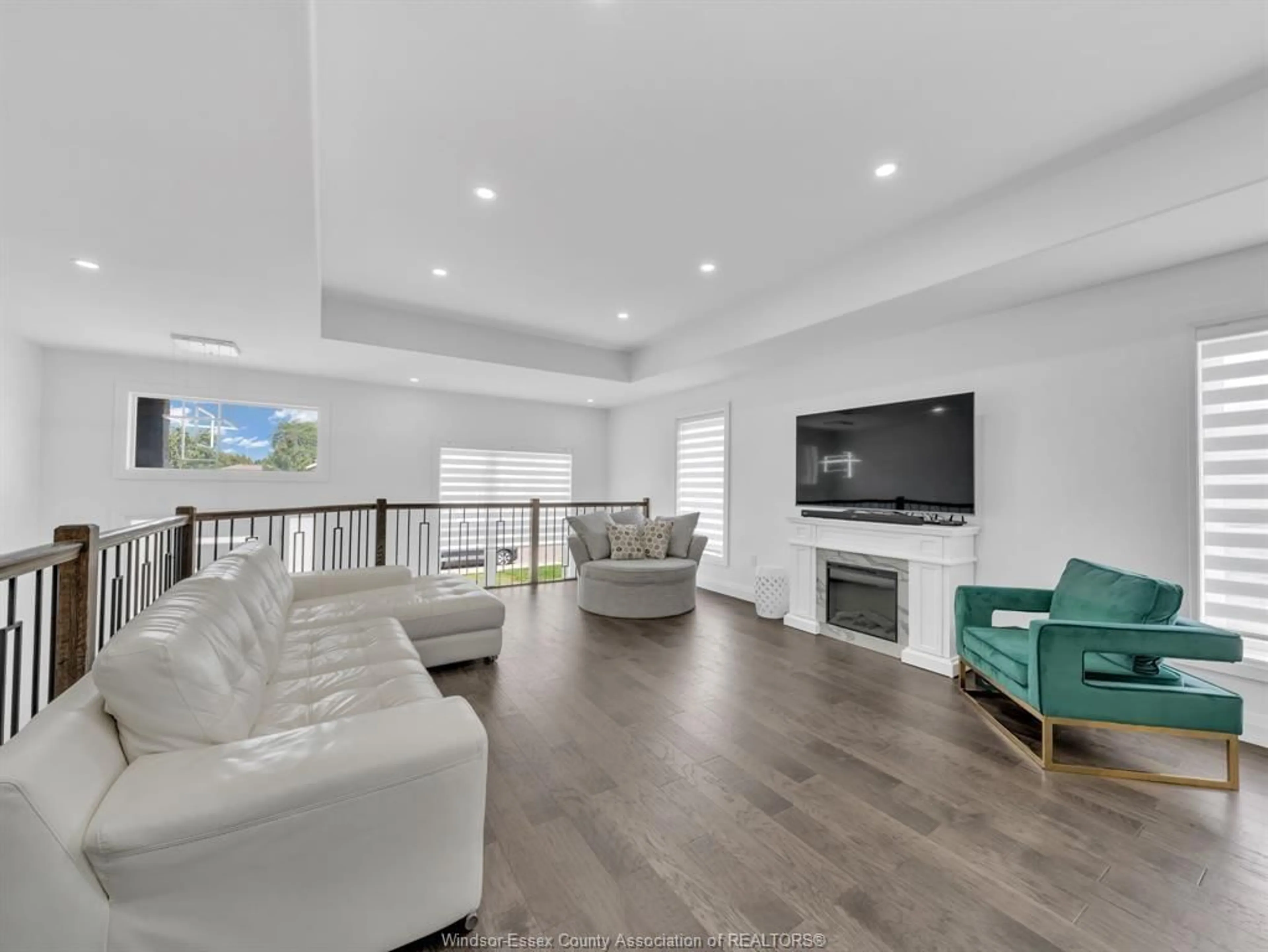 Living room with furniture, unknown for 2927 CLEMENCEAU Blvd, Windsor Ontario N8T 2R2