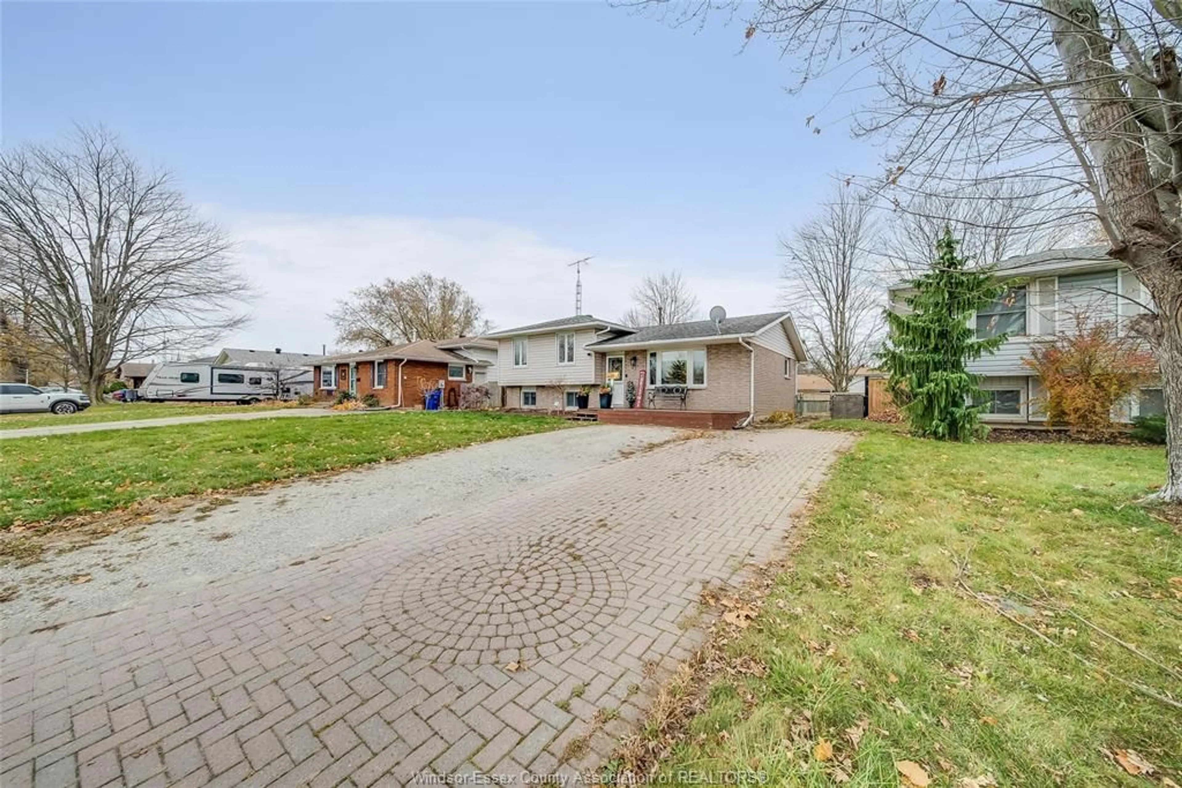 A pic from outside/outdoor area/front of a property/back of a property/a pic from drone, street for 21 PEARL, Tilbury Ontario N0P 2L0