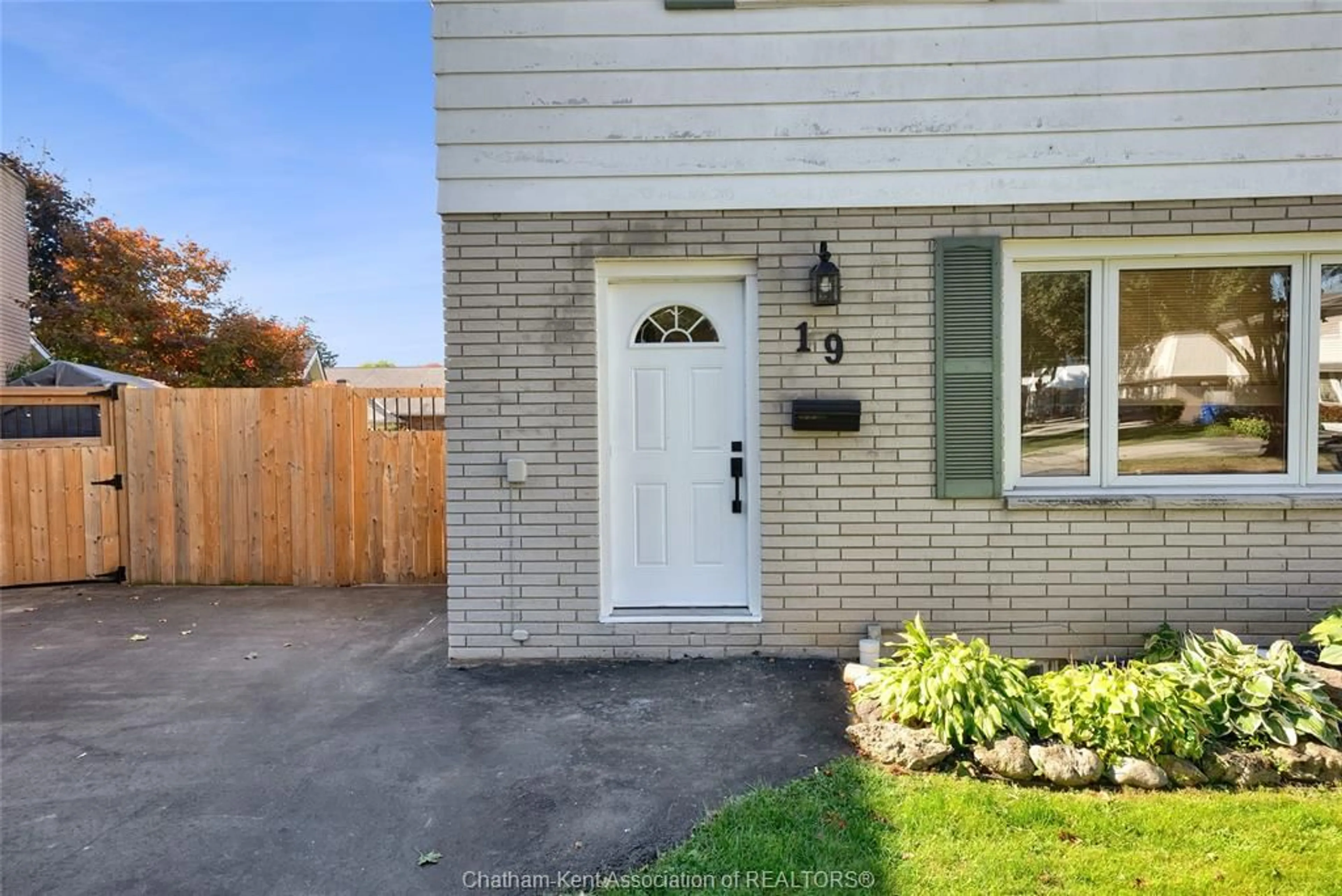 Unknown for 19 Chestnut Dr, Chatham Ontario N7M 4Y9
