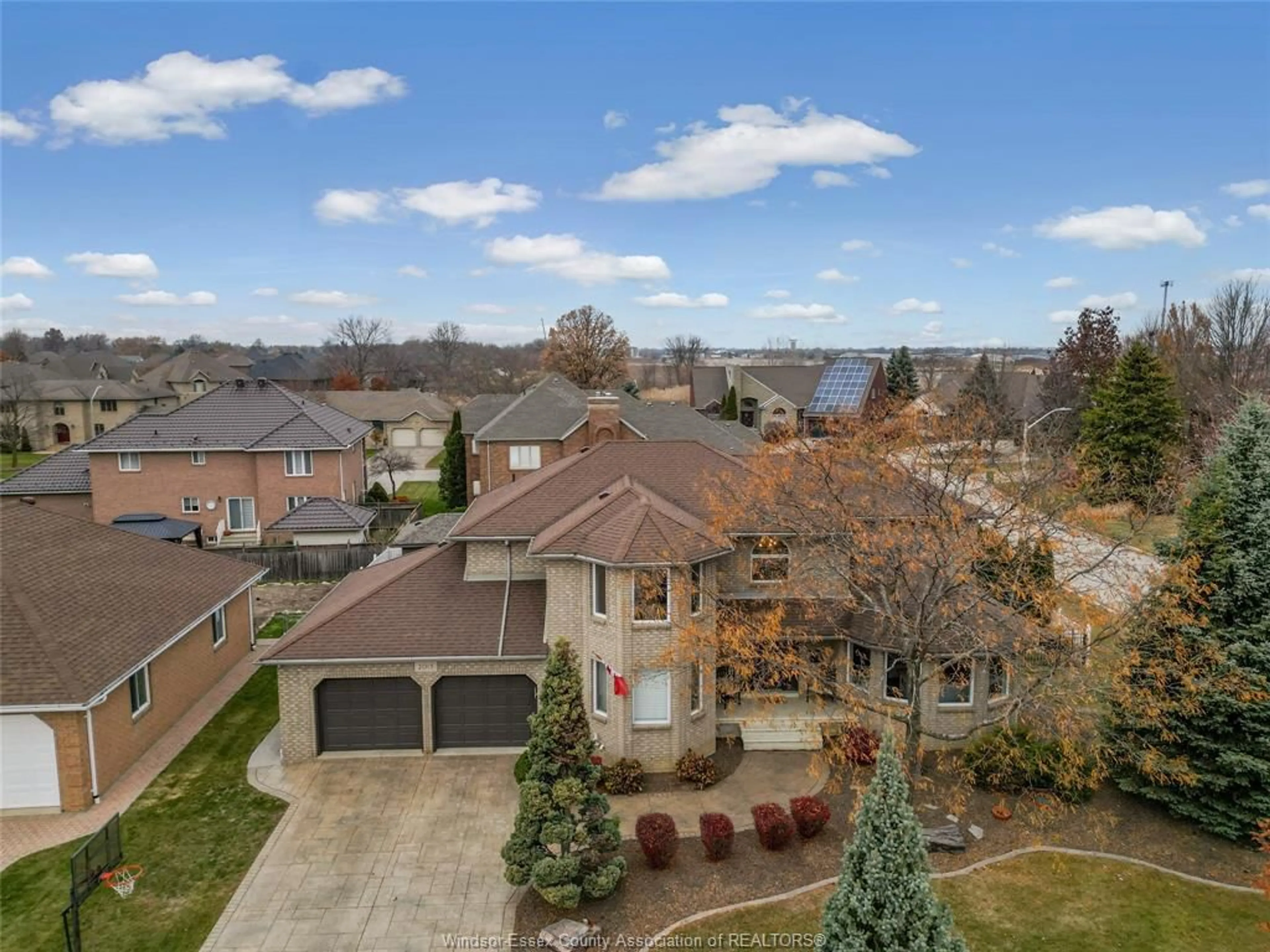 A pic from outside/outdoor area/front of a property/back of a property/a pic from drone, water/lake/river/ocean view for 2015 Eugeni, Tecumseh Ontario N9K 1B3