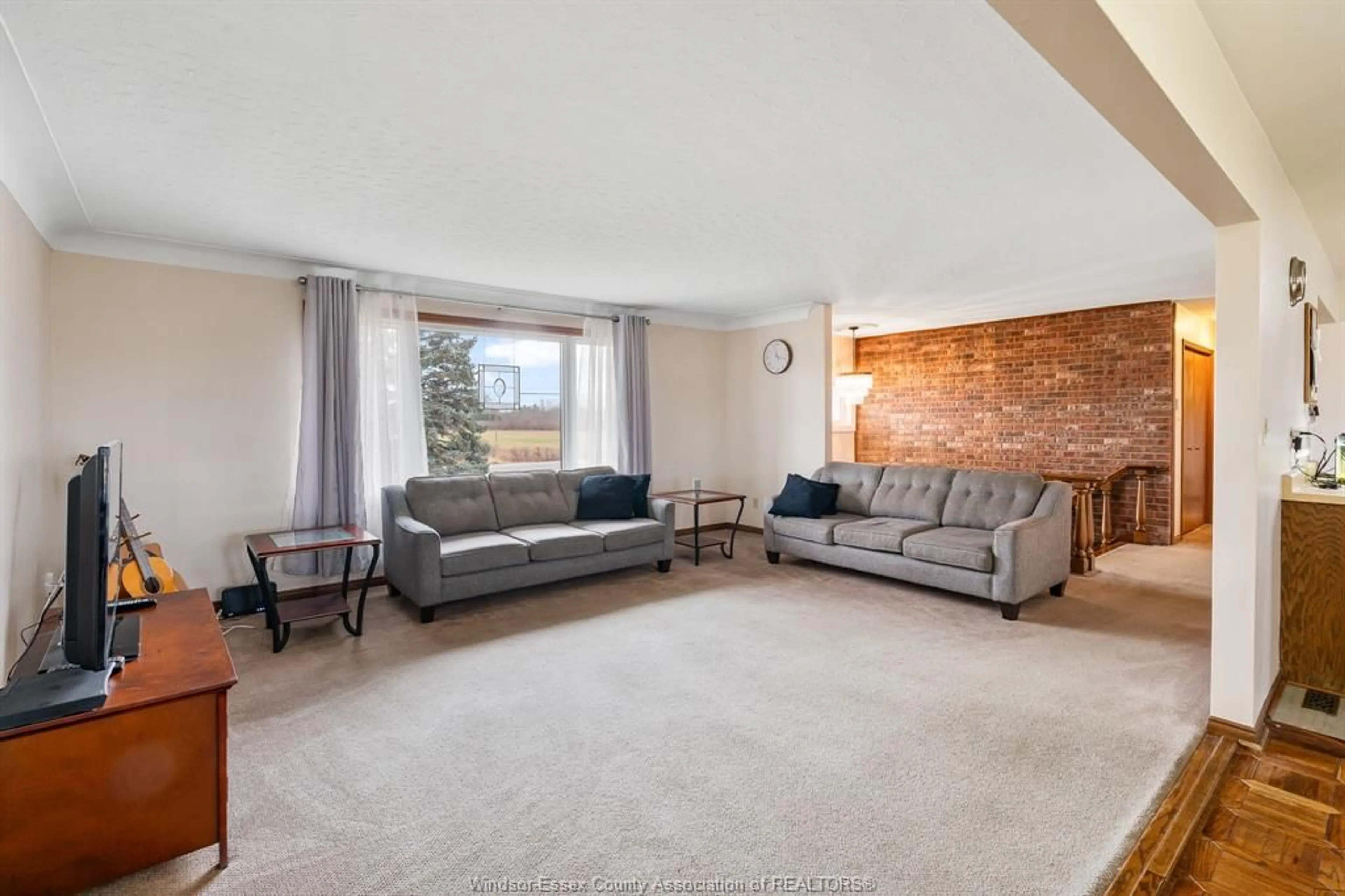 Living room with furniture, unknown for 3800 NORTH TOWNLINE Rd, LaSalle Ontario N9V 2Y9