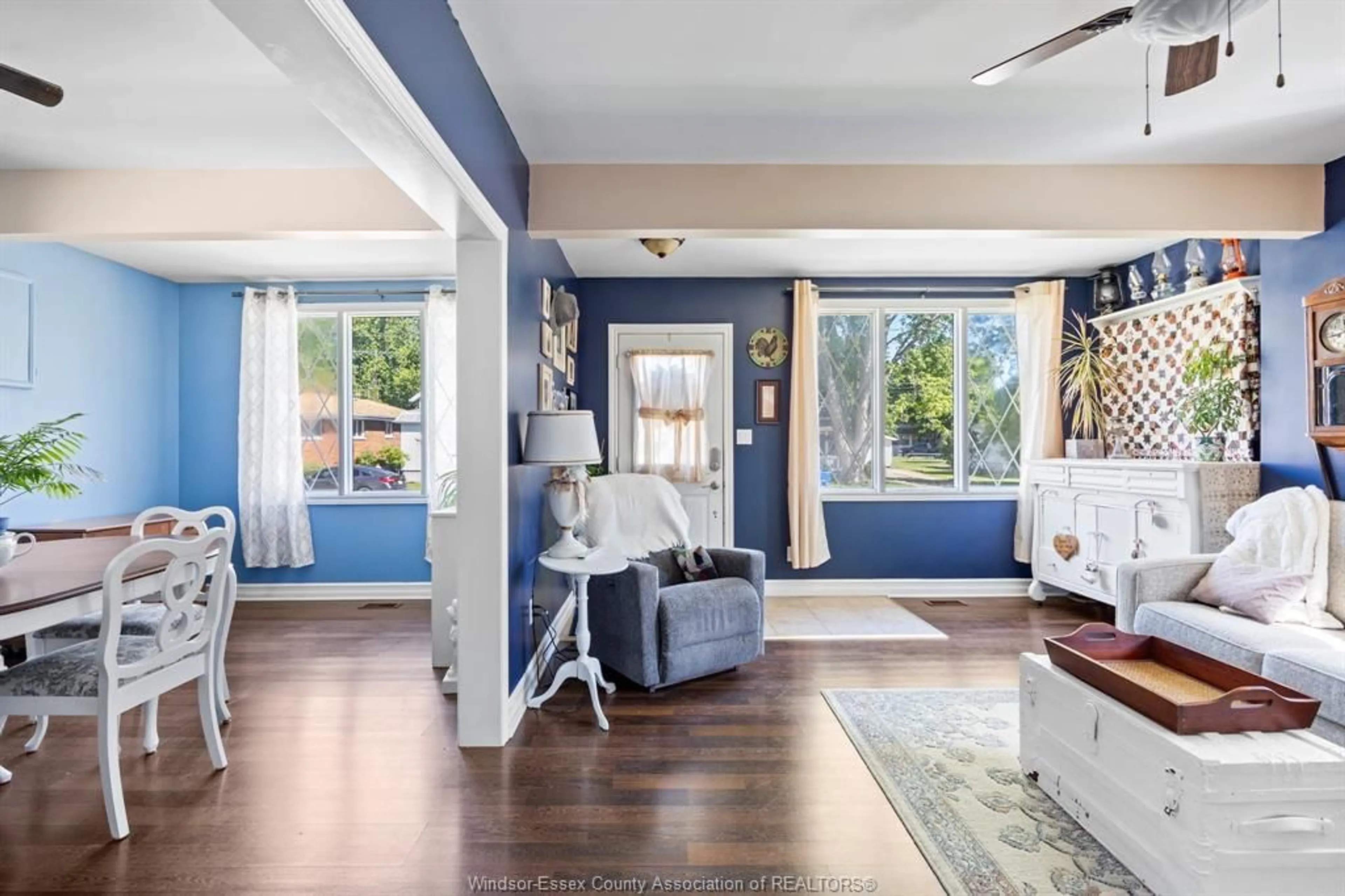 Indoor entryway for 55 CANAL, Tilbury Ontario N0P 2L0