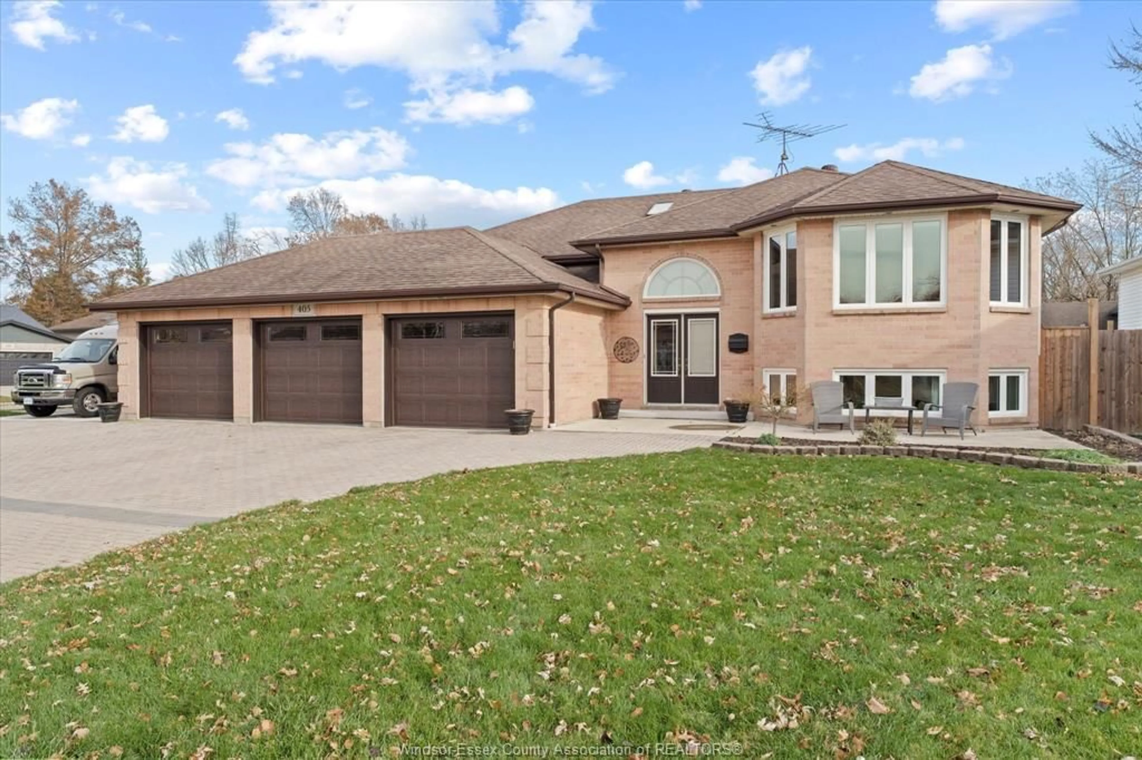 Home with brick exterior material, street for 405 GAYLORD Ave, LaSalle Ontario N9J 3H1