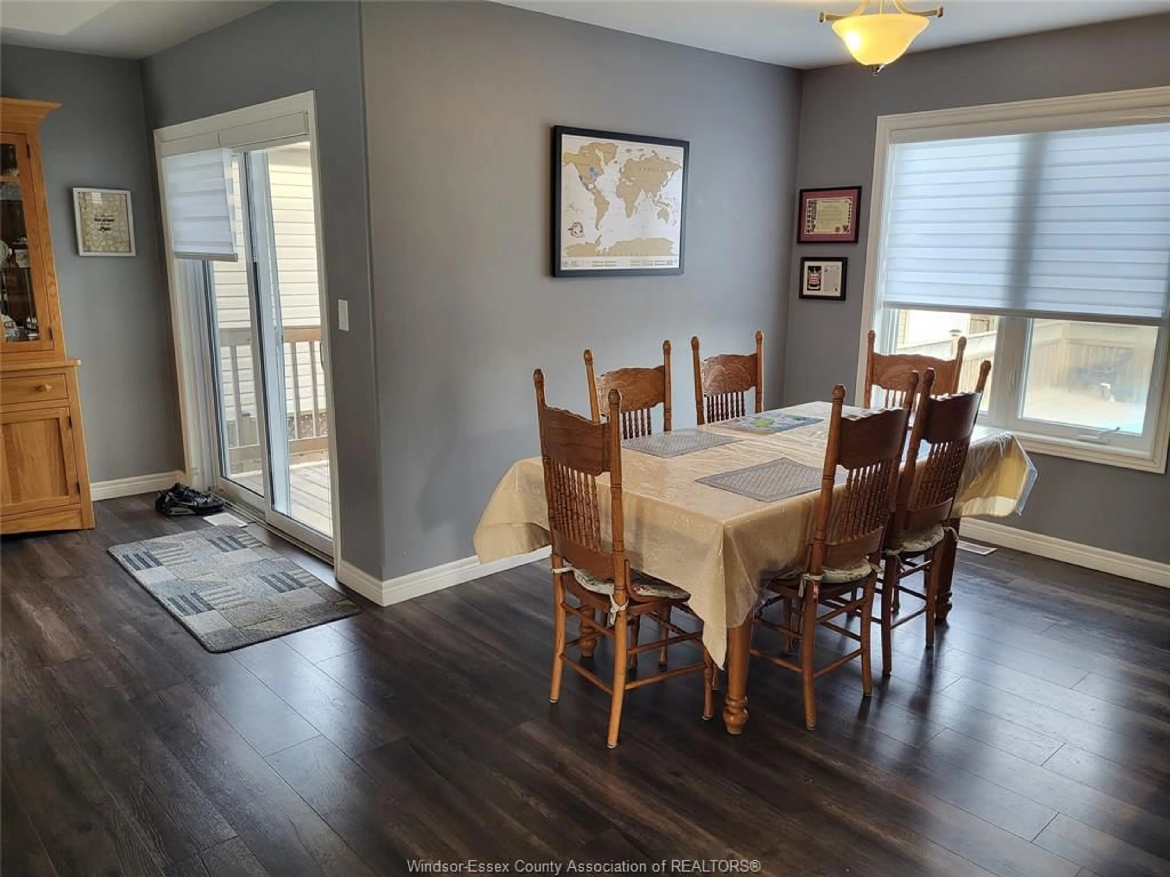 Dining room, wood/laminate floor for 61 HOMESTEADS, Tilbury Ontario N0P 2L0