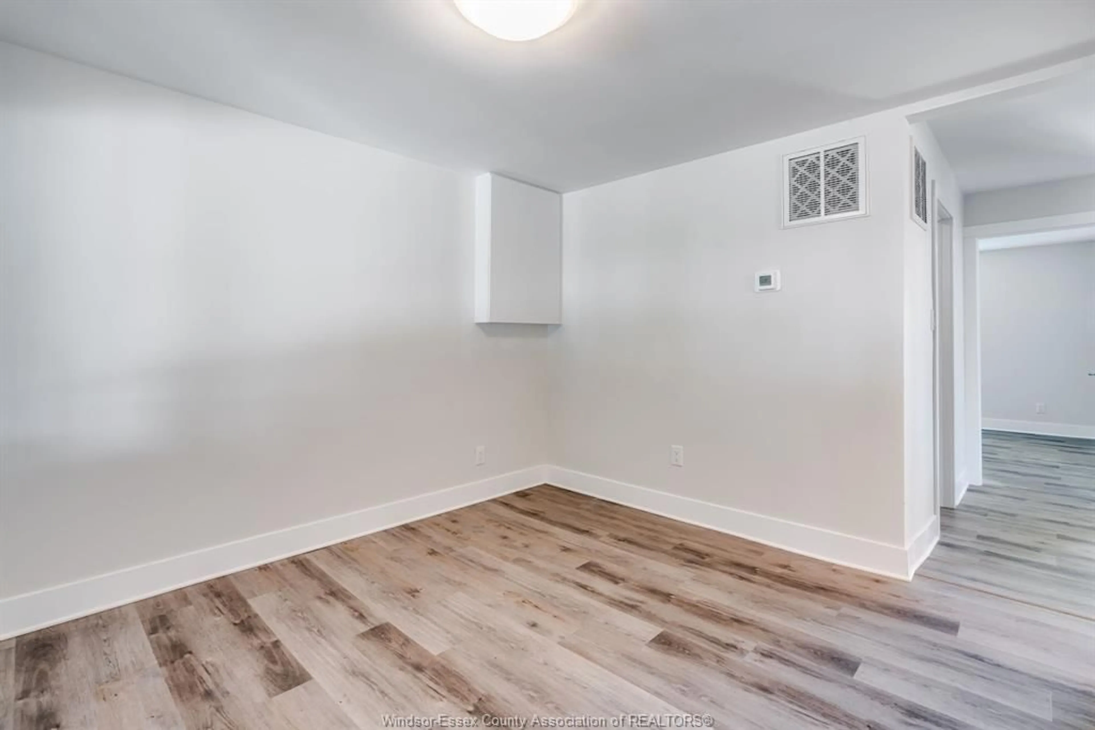 A pic of a room for 301 Erieview Dr, Kingsville Ontario N9Y 1M5